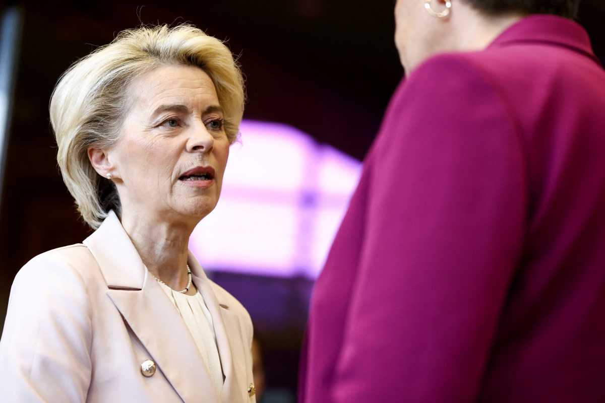 European Commission President Ursula von der Leyen attends a meeting of the College of European Commissioners at the EU headquarters, in Brussels, Belgium April 27, 2022.  Kenzo Tribouillard