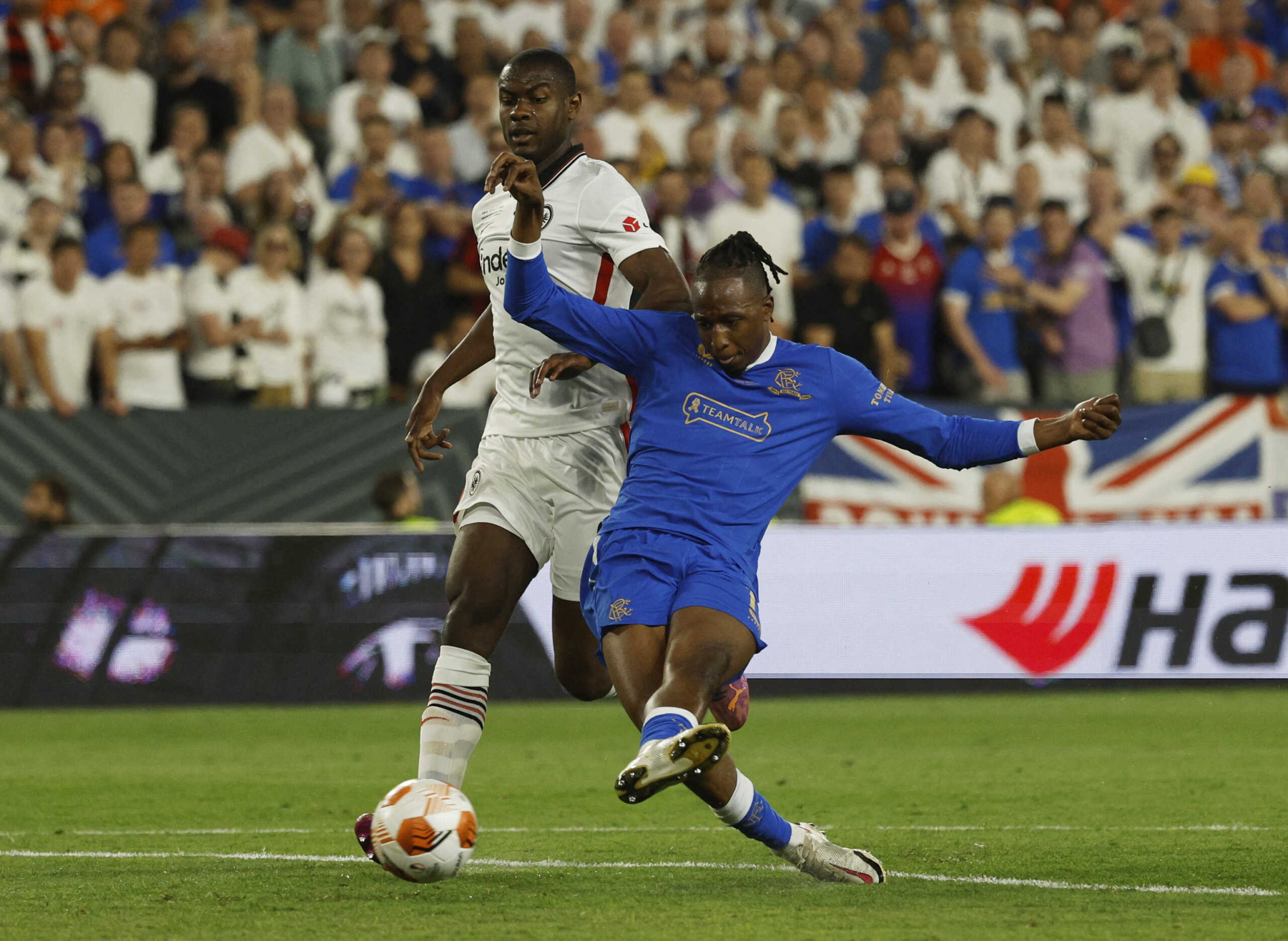 Soccer Football - Europa League - Final - Eintracht Frankfurt v Rangers - Ramon Sanchez Pizjuan, Seville, Spain - May 18, 2022 Rangers' Joe Aribo scores their first goal REUTERS