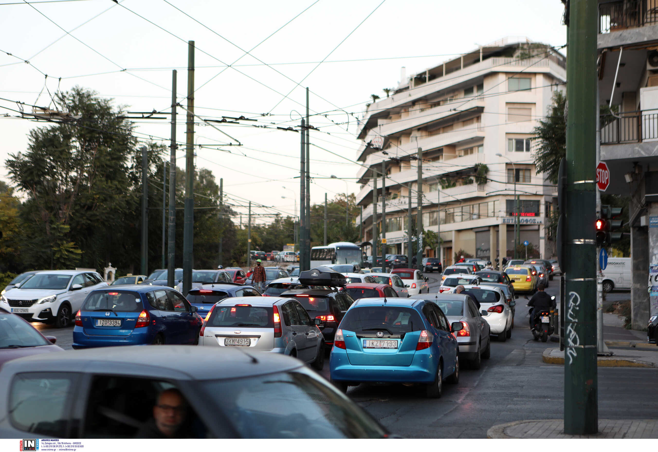 Νέα μαρτυρία για τη «ρώσικη ρουλέτα του δρόμου» – Παιδιά μπαίνουν μπροστά σε αυτοκίνητα για πλάκα