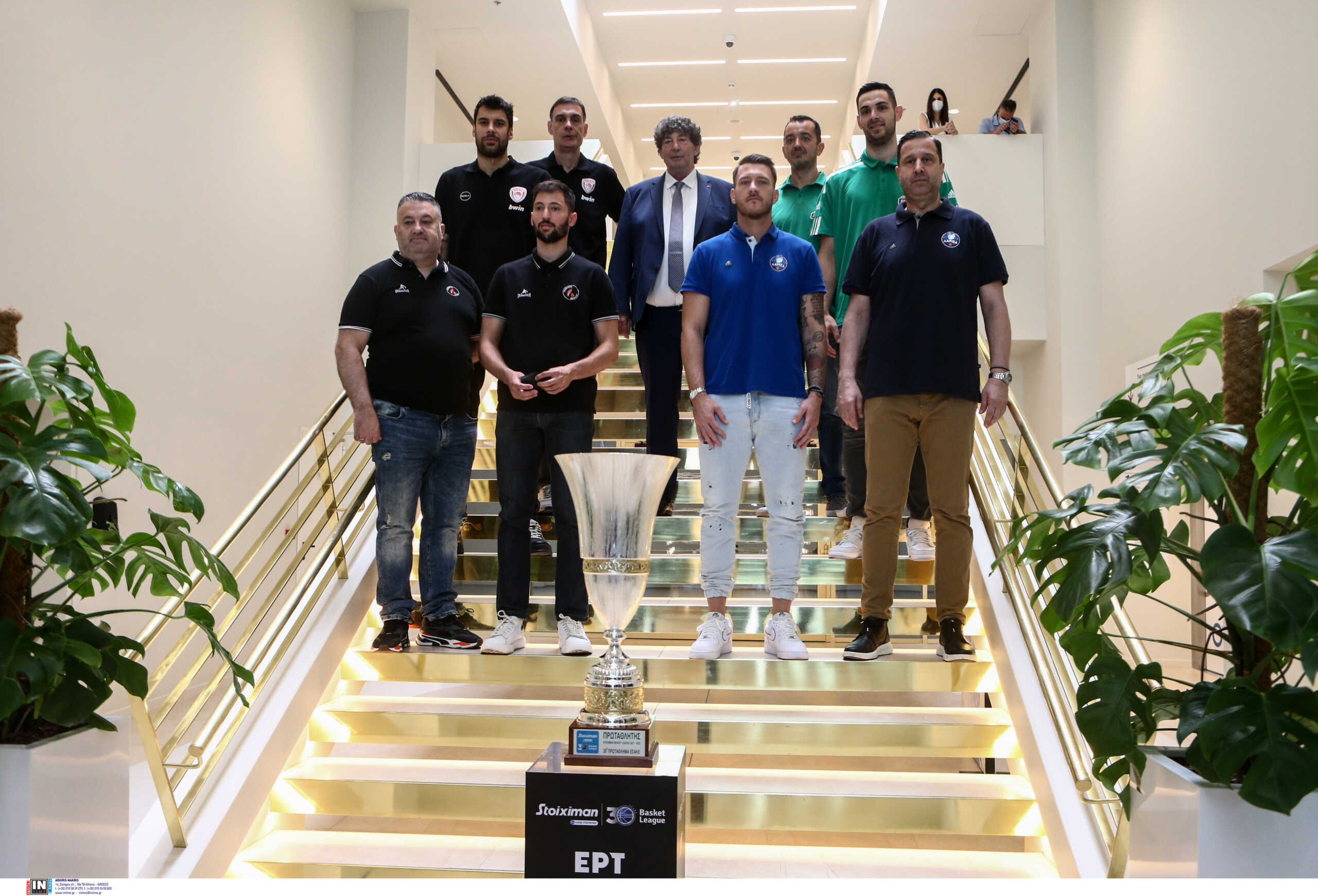 Βαγγέλης Γαλατσόπουλος και Λευτέρης Αυγενάκης έδωσαν το τζάμπολ των ημιτελικών της Stoiximan Basket League