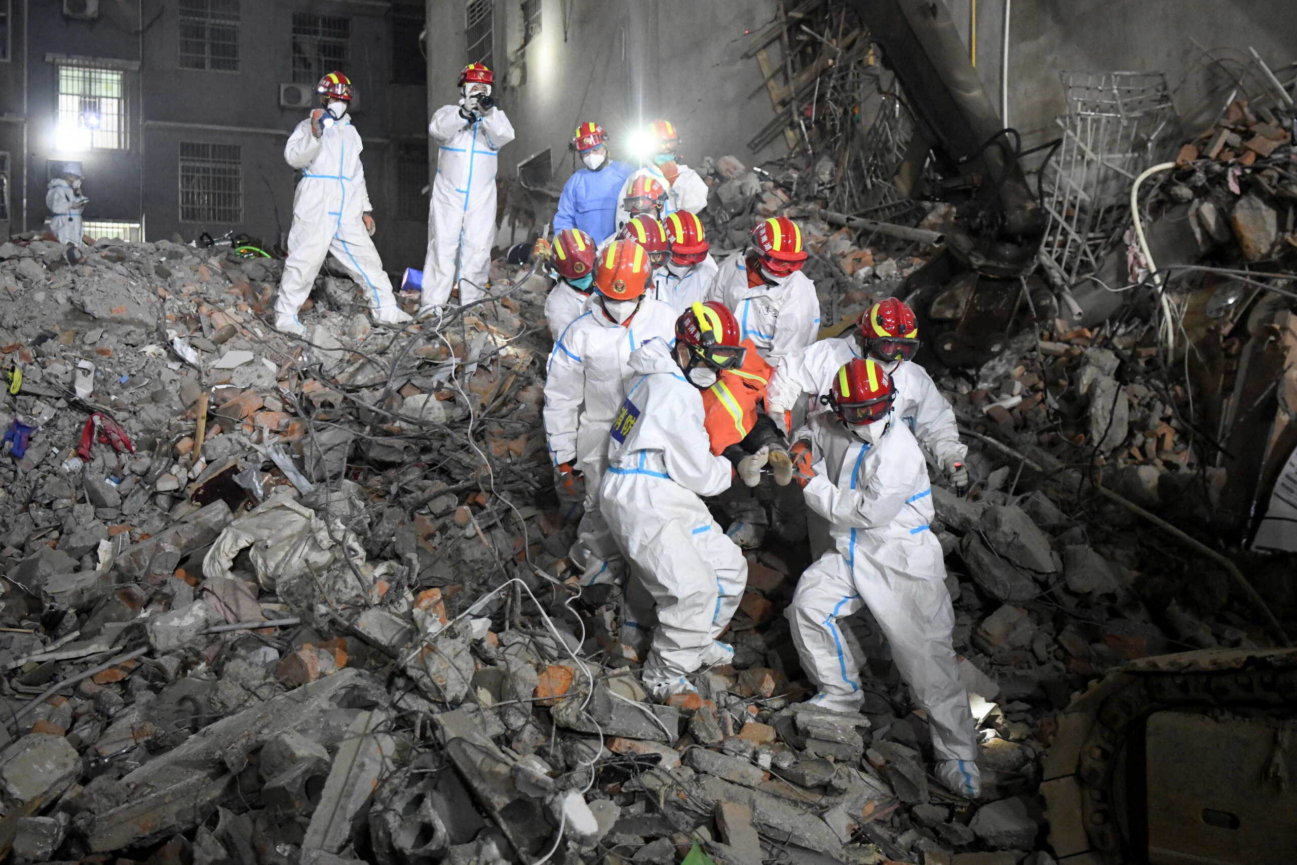 Κίνα: Στους 53 οι νεκροί από την κατάρρευση 8όροφου κτιρίου