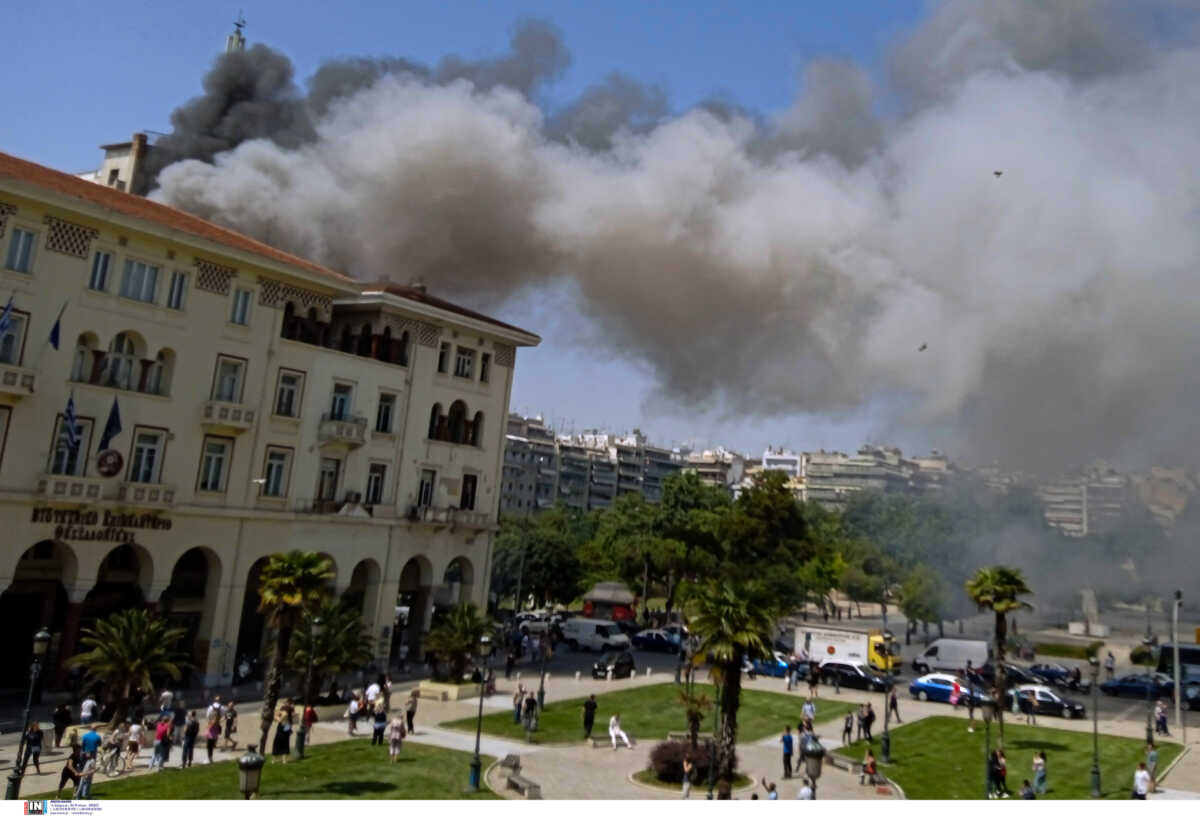 Θεσσαλονίκη: Αγωνία για τους δύο διασωληνωμένους από τη φωτιά στο κέντρο – Πώς εξαπλώθηκε ταχύτατα