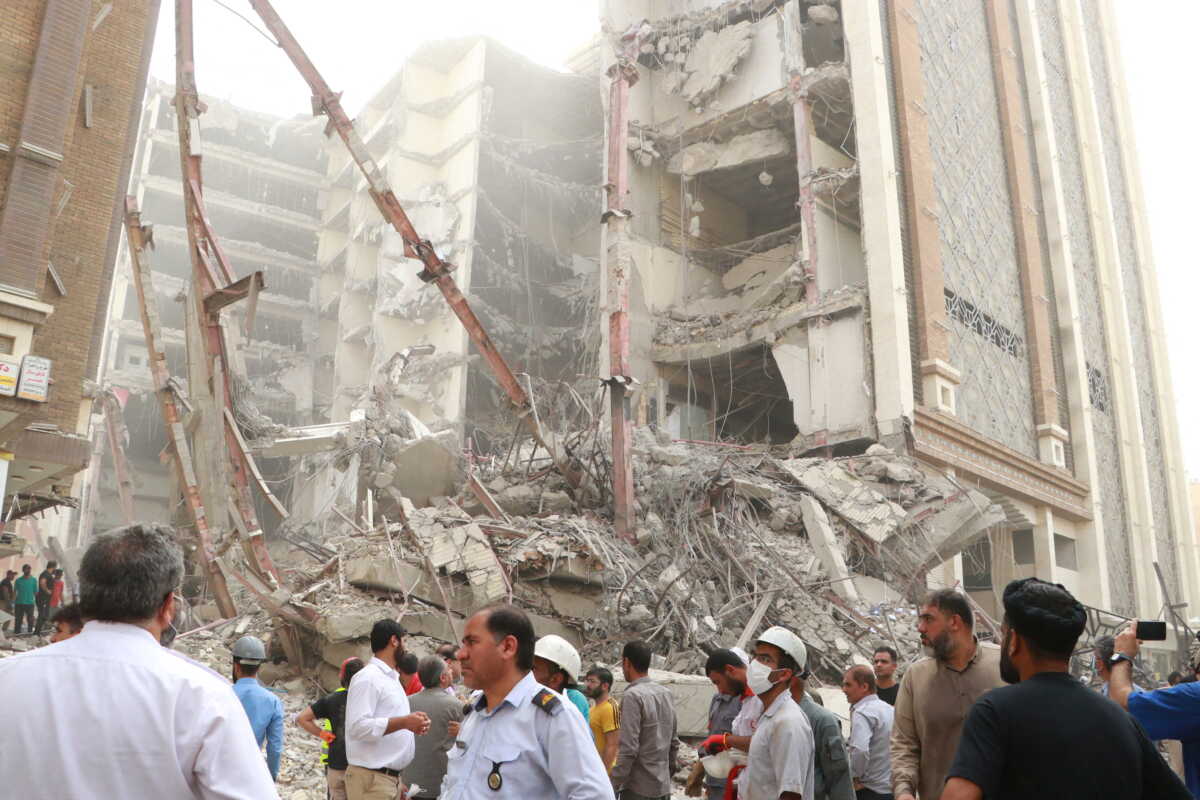 Ιράν: Αυξάνονται οι νεκροί από την κατάρρευση του κτηρίου – Πάνω από 30 οι τραυματίες