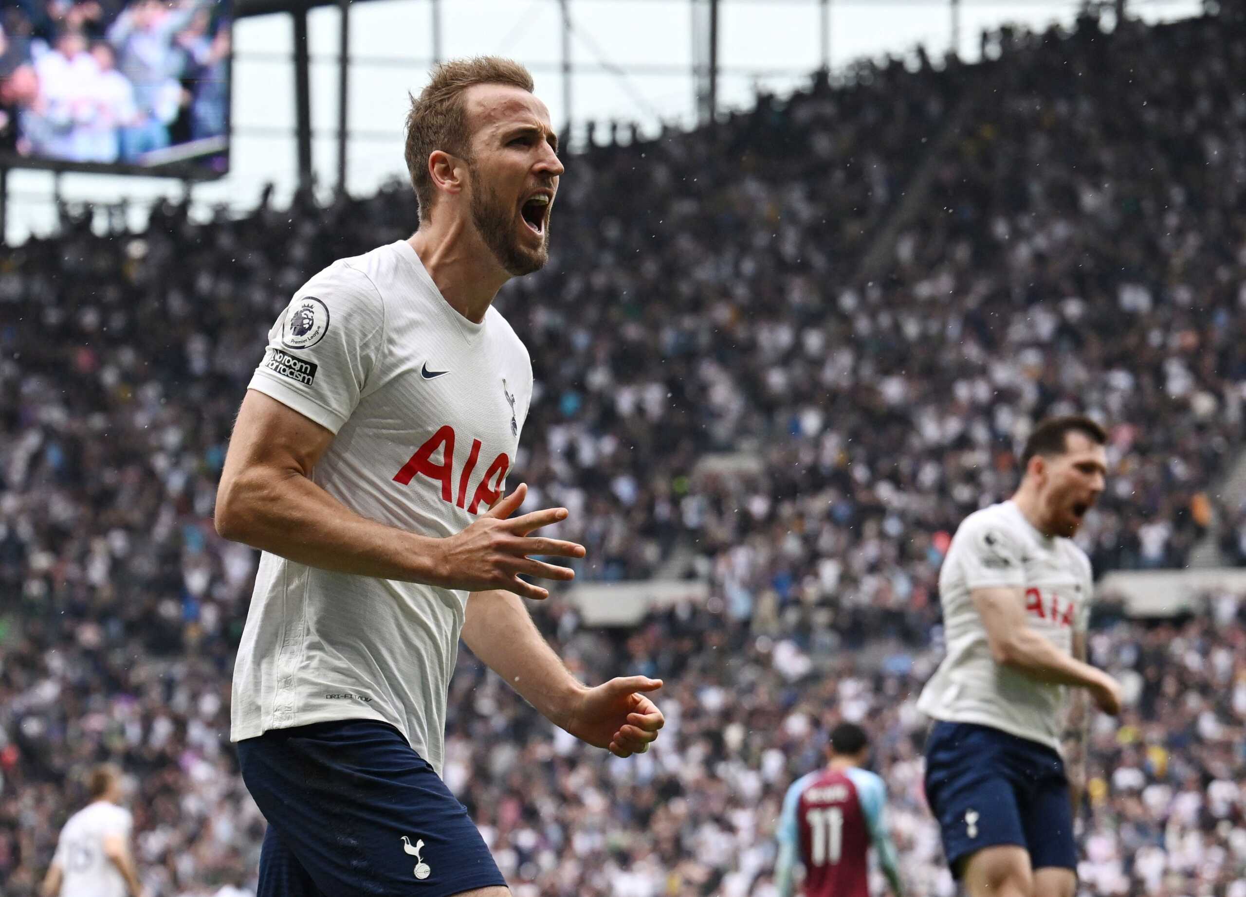Soccer Football - Premier League - Tottenham Hotspur v Burnley - Tottenham Hotspur Stadium, London, Britain - May 15, 2022 Tottenham Hotspur's Harry Kane celebrates scoring their first goal REUTERS