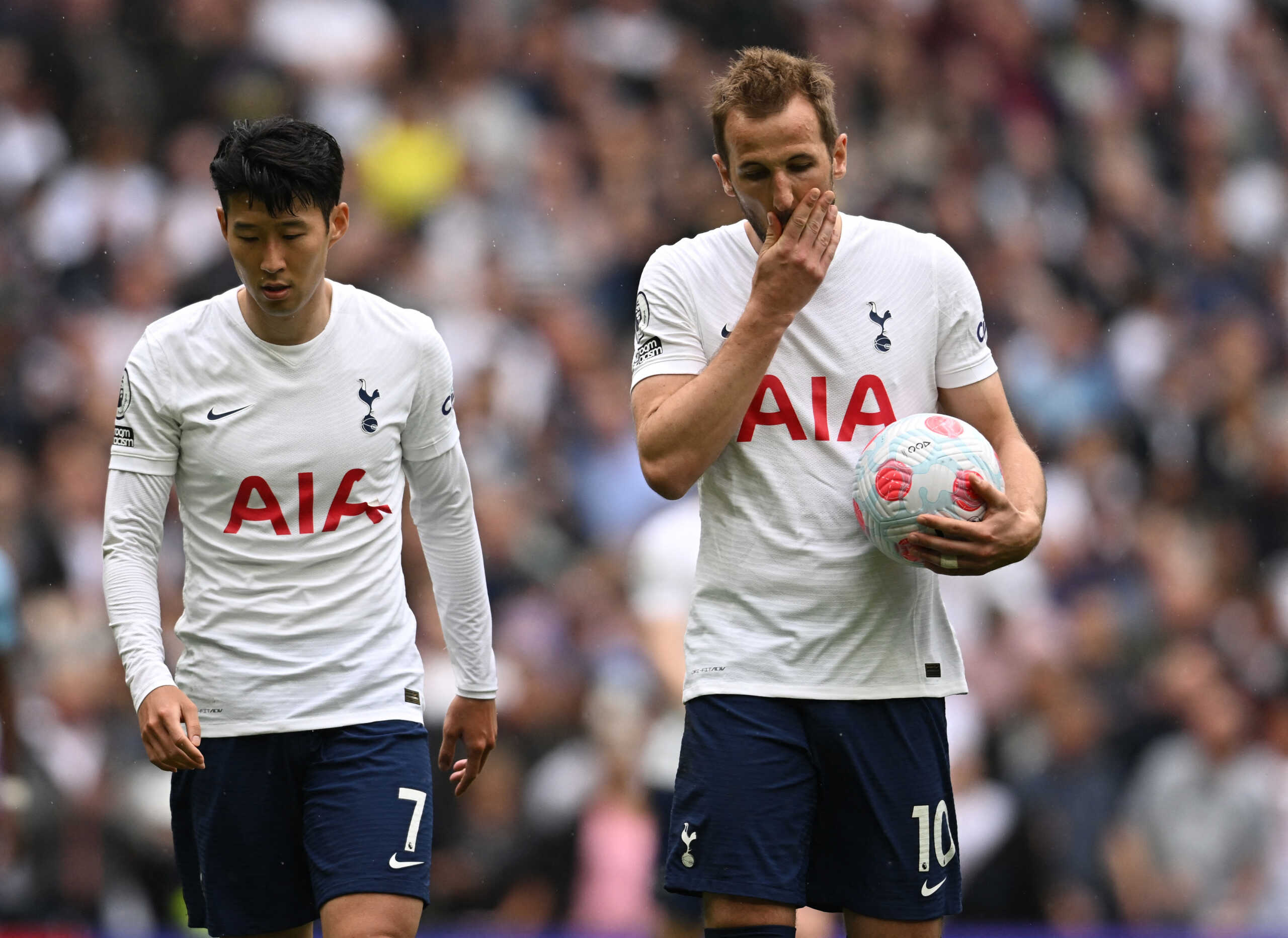 Soccer Football - Premier League - Tottenham Hotspur v Burnley - Tottenham Hotspur Stadium, London, Britain - May 15, 2022 Tottenham Hotspur's Harry Kane after scoring their first goal with Son Heung-min REUTERS