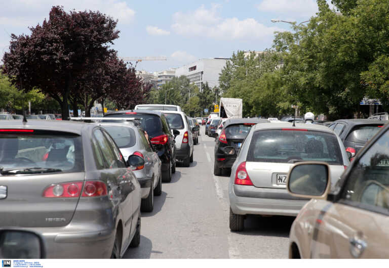 Θεσσαλονίκη: Κυκλοφοριακό χάος με μποτιλιάρισμα 10 χιλιομέτρων στην Περιφερειακή μετά από τροχαίο