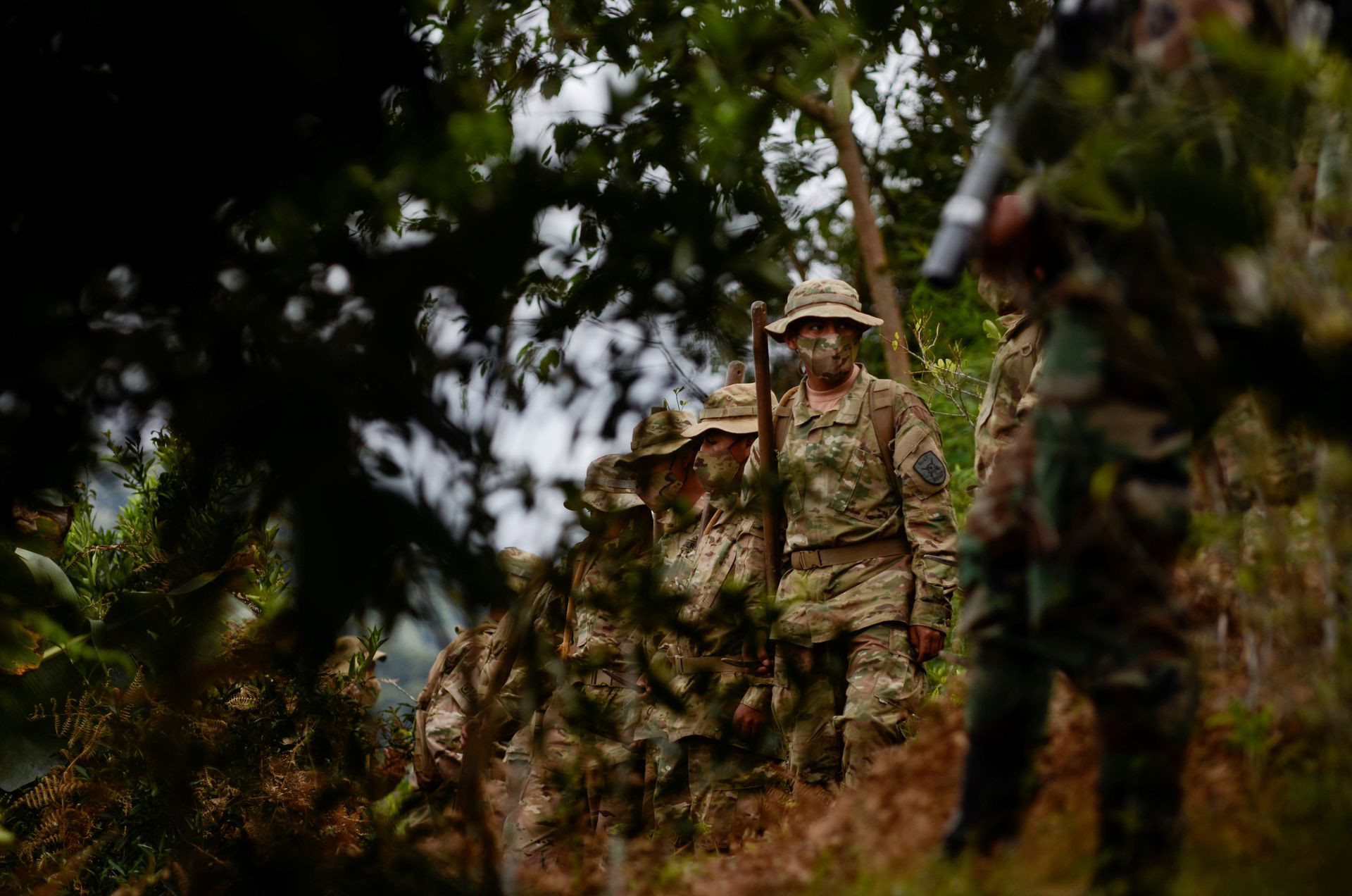 Κολομβία: Καλλιεργητές κόκας κρατούν ομήρους 120 στρατιωτικούς