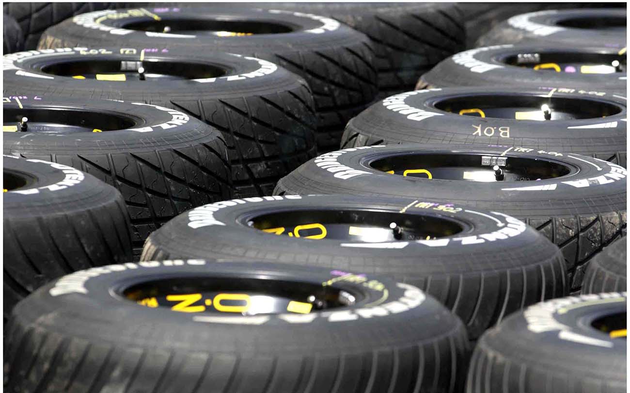 03
GP BRAZIL F1
In the photo:   BRIDGESTON Tyres