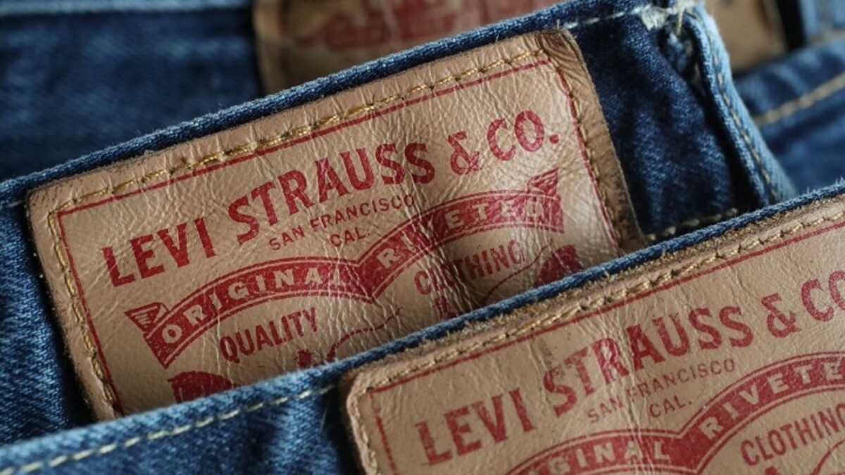 Πόλεμος στην Ουκρανία: Η Levi’s εγκαταλείπει οριστικά τη Ρωσία μετά από 29 χρόνια