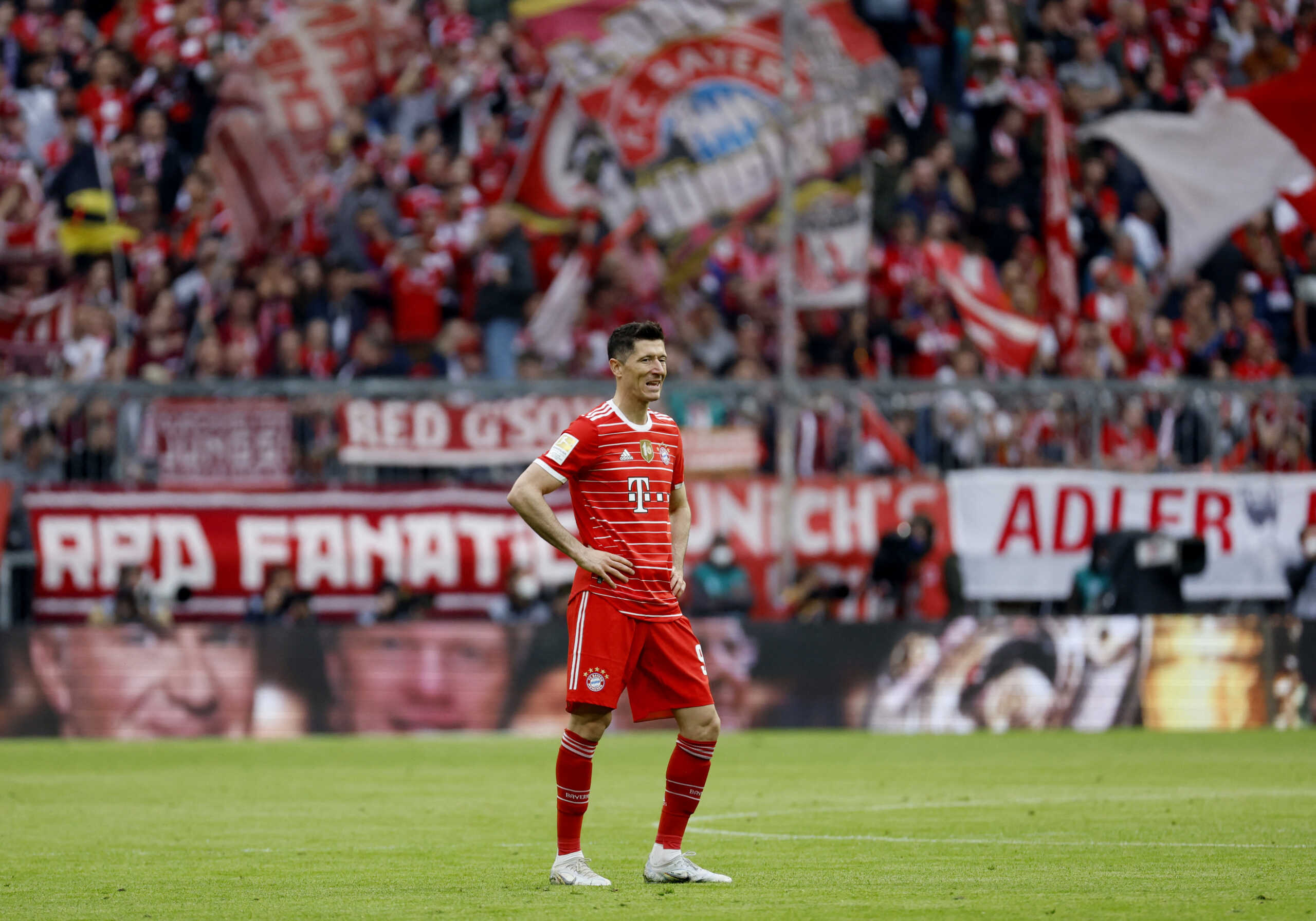 Soccer Football - Bundesliga - Bayern Munich v VfB Stuttgart - Allianz Arena, Munich, Germany - May 8, 2022  Bayern Munich's Robert Lewandowski reacts REUTERS