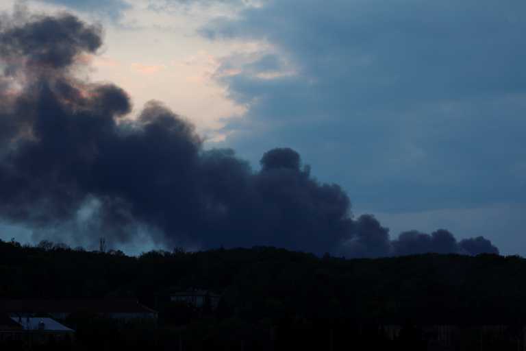 Εκρήξεις στο Λβιβ όπου βρίσκεται η Αντζελίνα Τζολί - Μπαράζ ρωσικών επιθέσεων σε Κίεβο, Ντνίπρο και Οδησσό