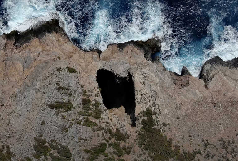 Το άγνωστο Μωβ σπήλαιο της Ελλάδας