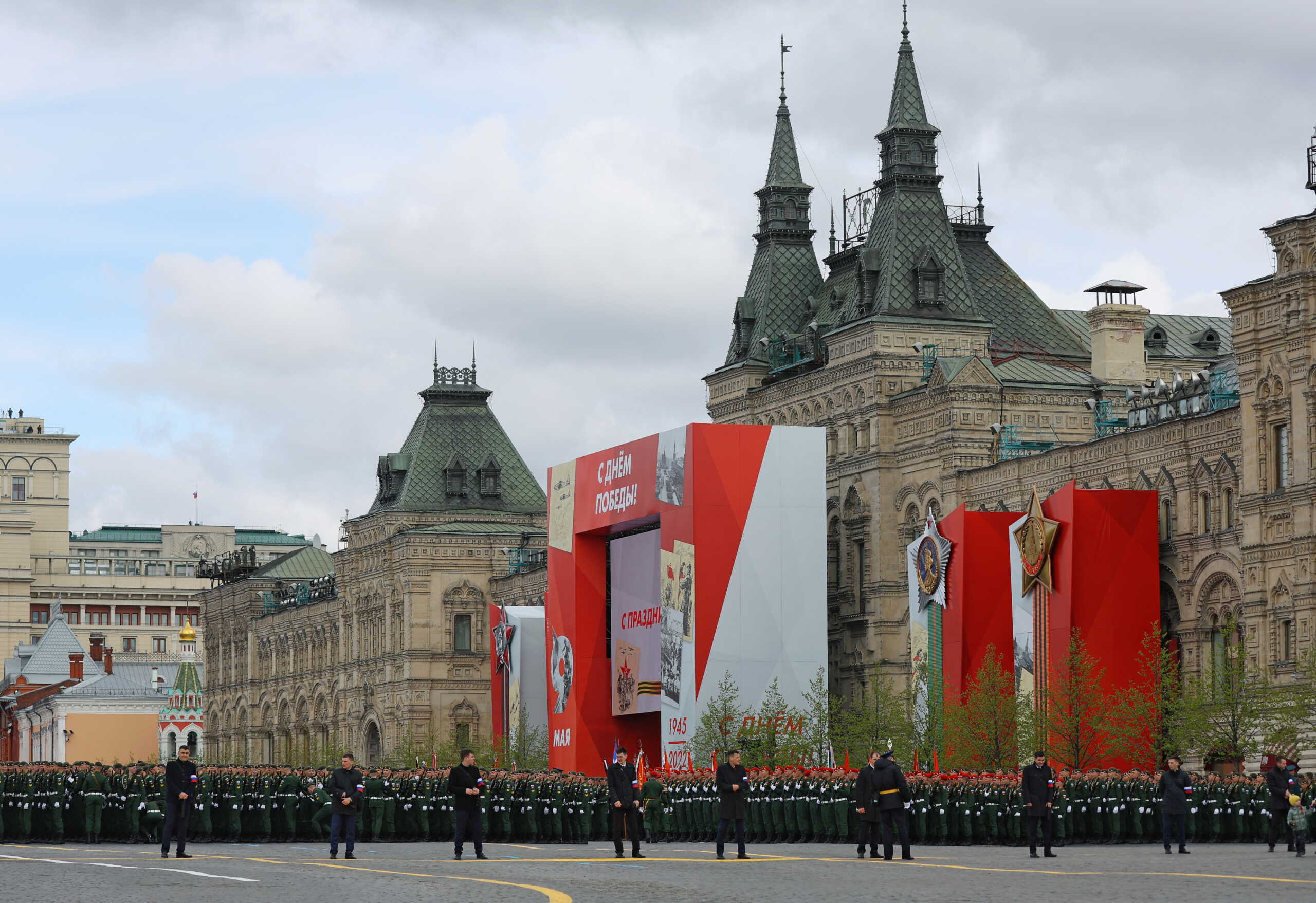 Παρέλαση στην Κόκκινη Πλατεία Live: Επίδειξη δύναμης του Πούτιν και αγωνία για την Ουκρανία