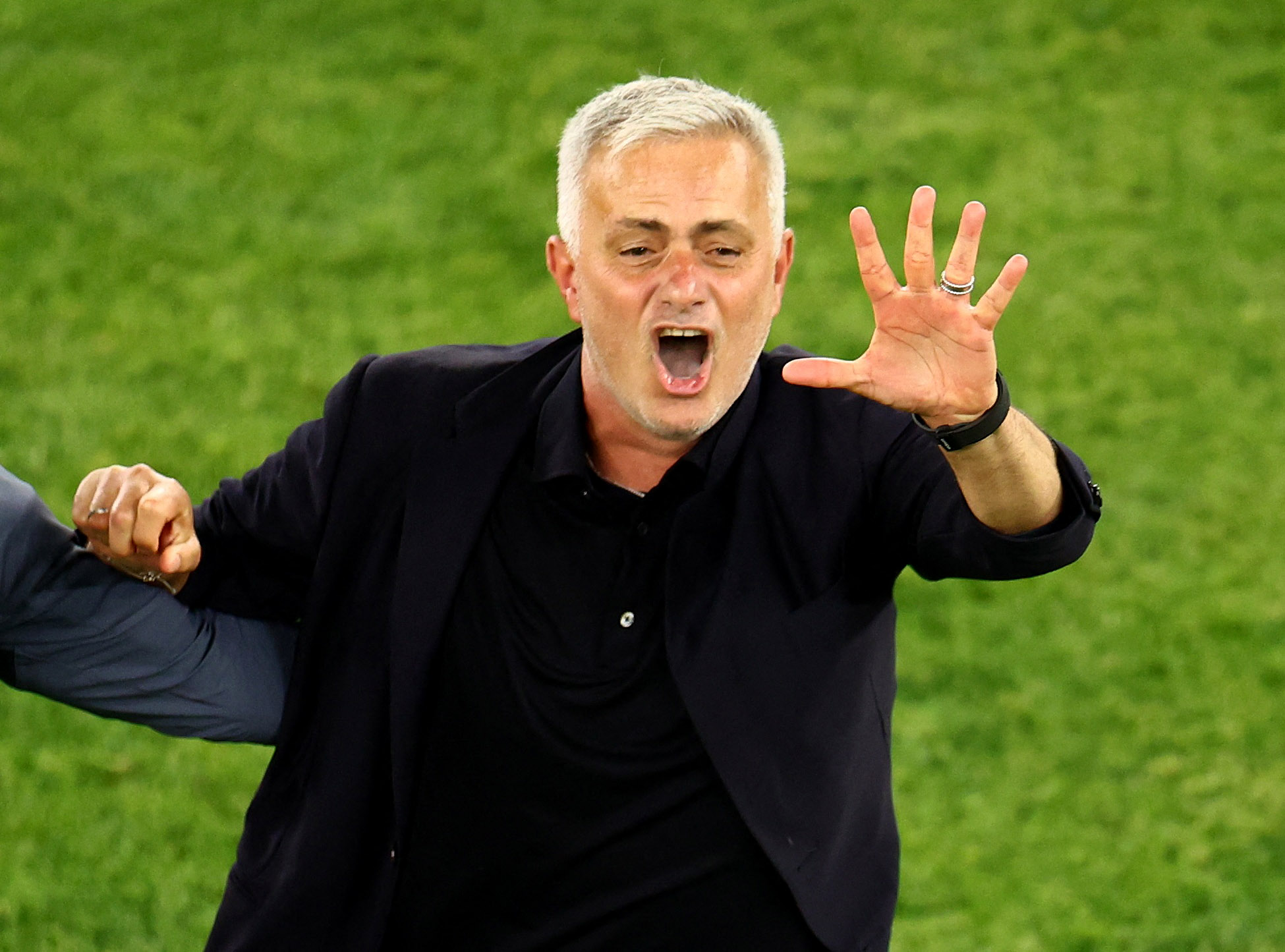 https://www.newsit.gr/wp-content/uploads/2022/05/mourinio.jpg