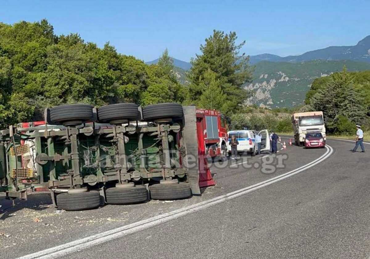 Μπράλος: Τροχαίο με ανατροπή νταλίκας που μετέφερε λάδι – Αυτοψία στο σημείο μετά το ατύχημα