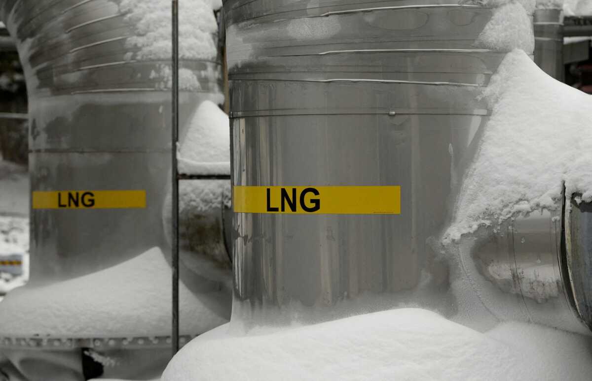 Φυσικό αέριο: Σε επιφυλακή η κυβέρνηση – Οι… «ανάσες» των 40 ημερών και ο κίνδυνος για «έκρηξη» τιμών στο LNG