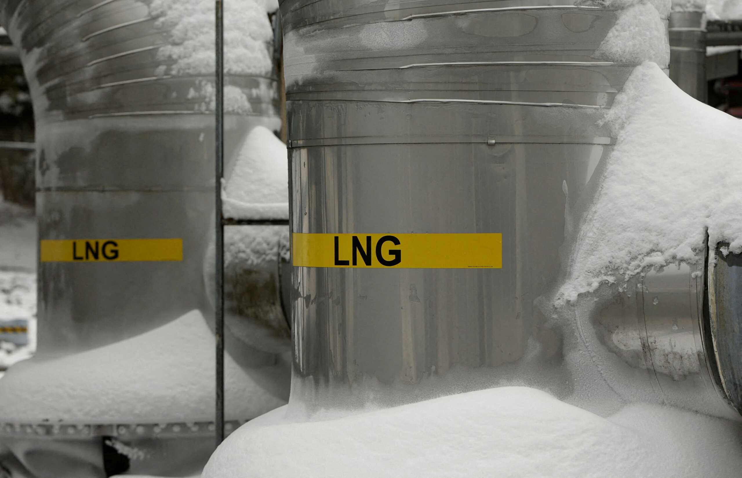 FILE PHOTO: Snow-covered transfer lines are seen at the Dominion Cove Point Liquefied Natural Gas (LNG) terminal in Lusby, Maryland March 18, 2014. REUTERS