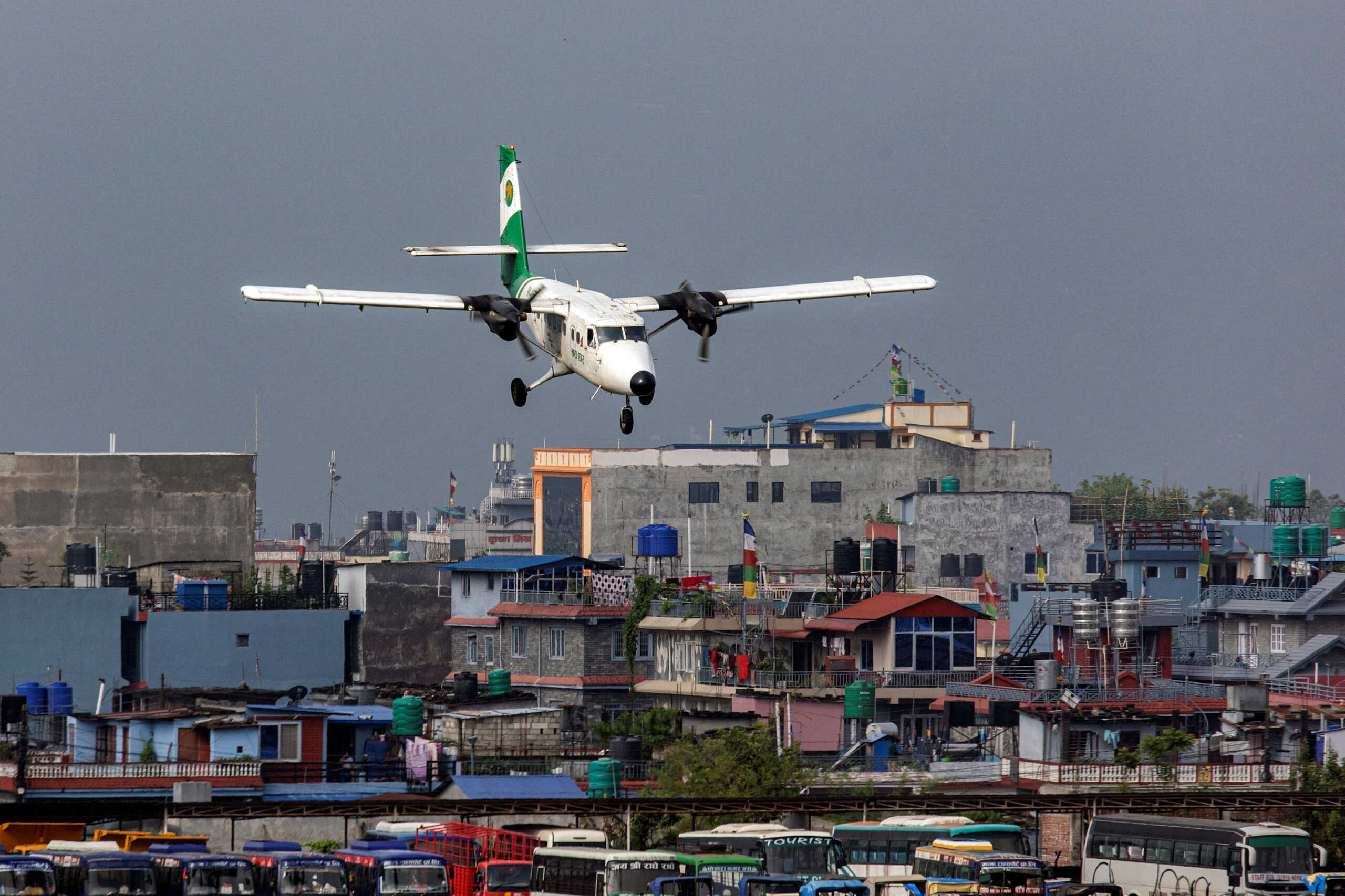 Νεπάλ: Βρέθηκαν 14 πτώματα στο αεροπλάνο της Taras Air που συνετρίβη