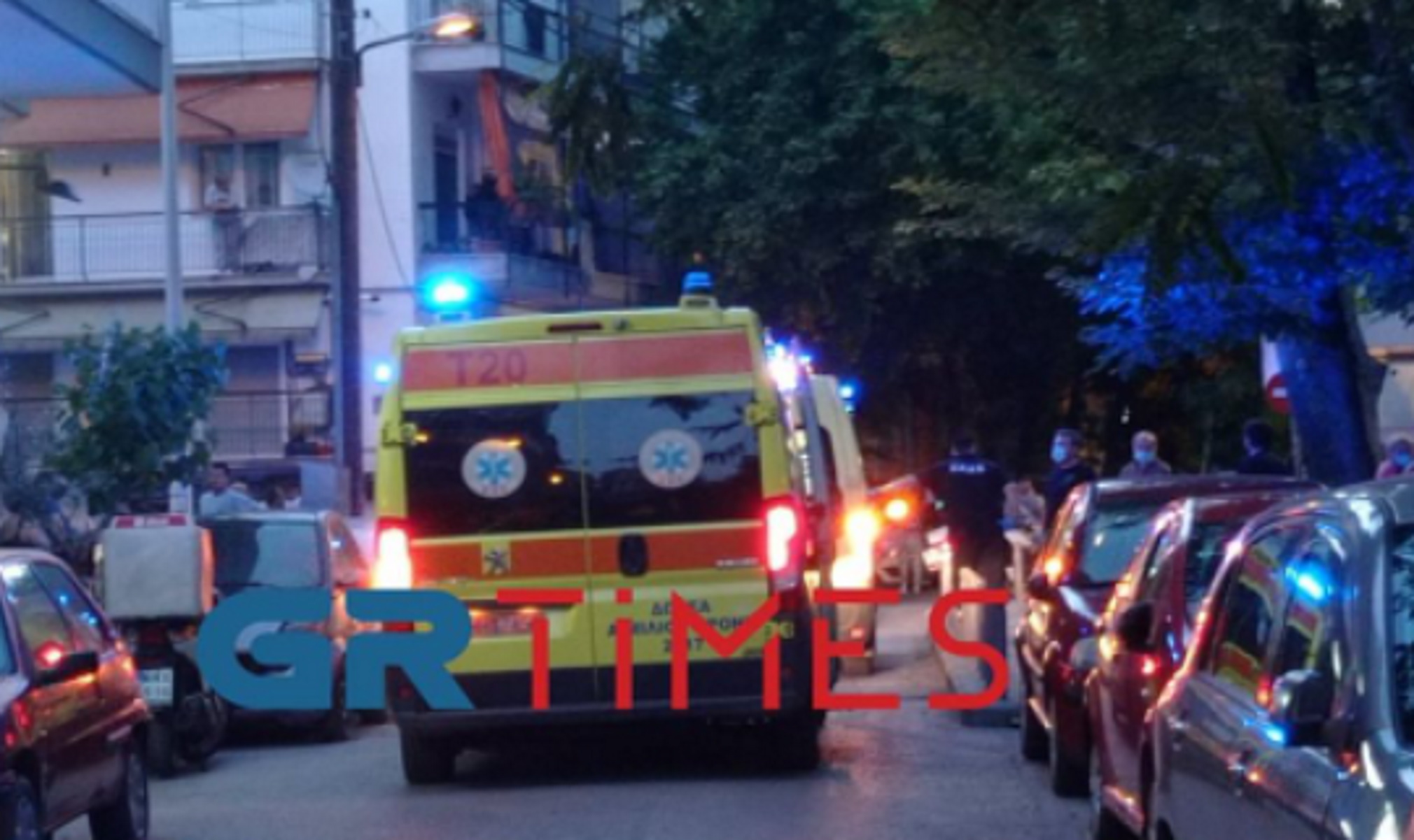 Θεσσαλονίκη: Γυναίκα έπεσε από τον 4ο όροφο – Χαροπαλεύει στο νοσοκομείο