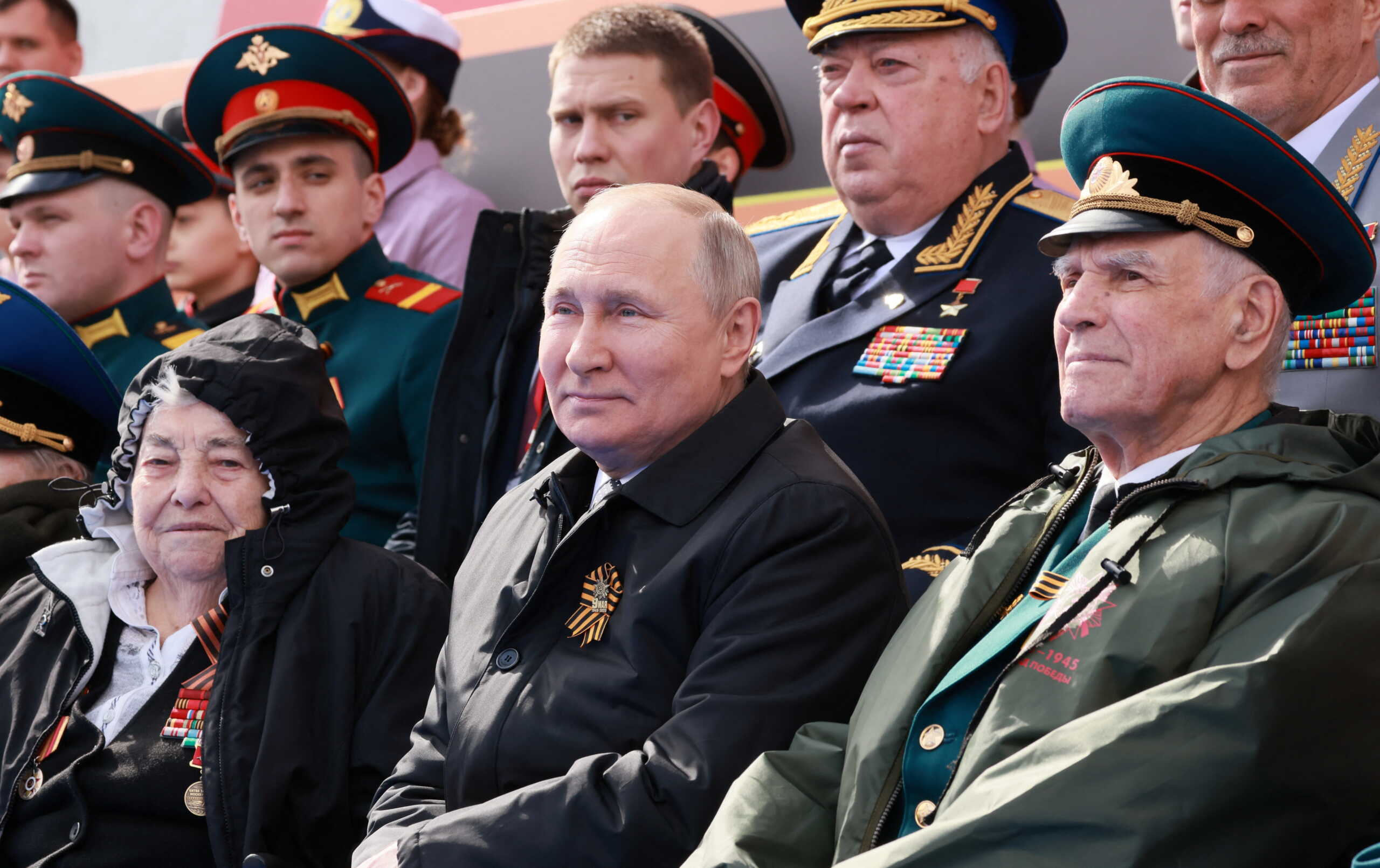 Παρέλαση στην Κόκκινη Πλατεία Live: Επίδειξη δύναμης του Πούτιν – «Η Δύση ετοιμαζόταν να εισβάλει στη γη μας»