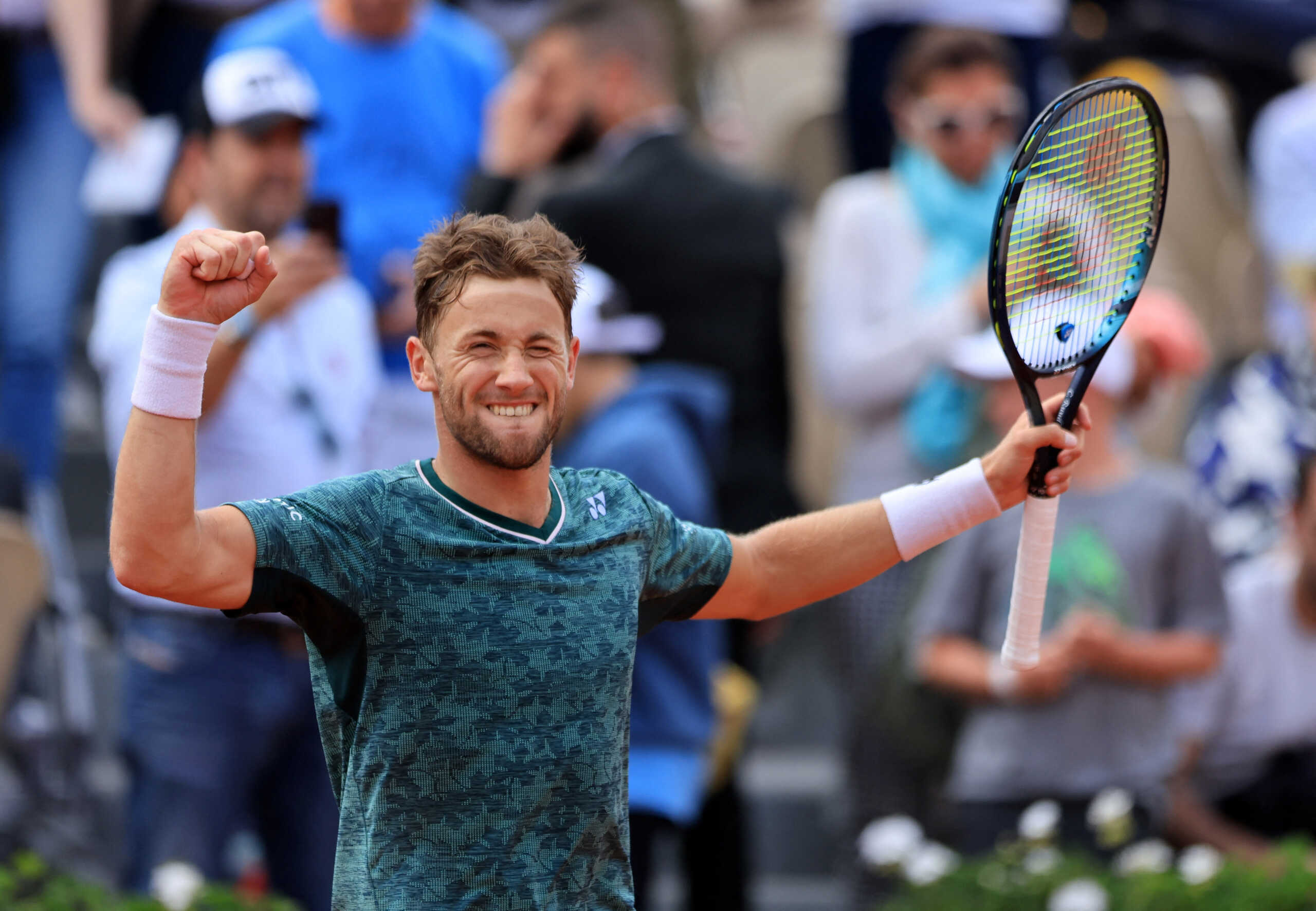 Tennis - French Open - Roland Garros, Paris, France - May 30, 2022  Norway's Casper Ruud celebrates winning his fourth round match against Poland's Hubert Hurkacz REUTERS