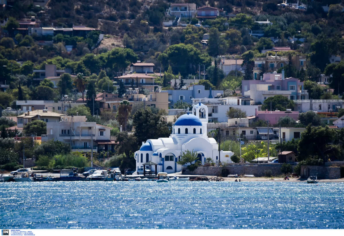 Σαλαμίνα: Πλάκωσαν στο ξύλο τους διασώστες του ΕΚΑΒ την ώρα που προσπαθούσαν να σώσουν άνθρωπο