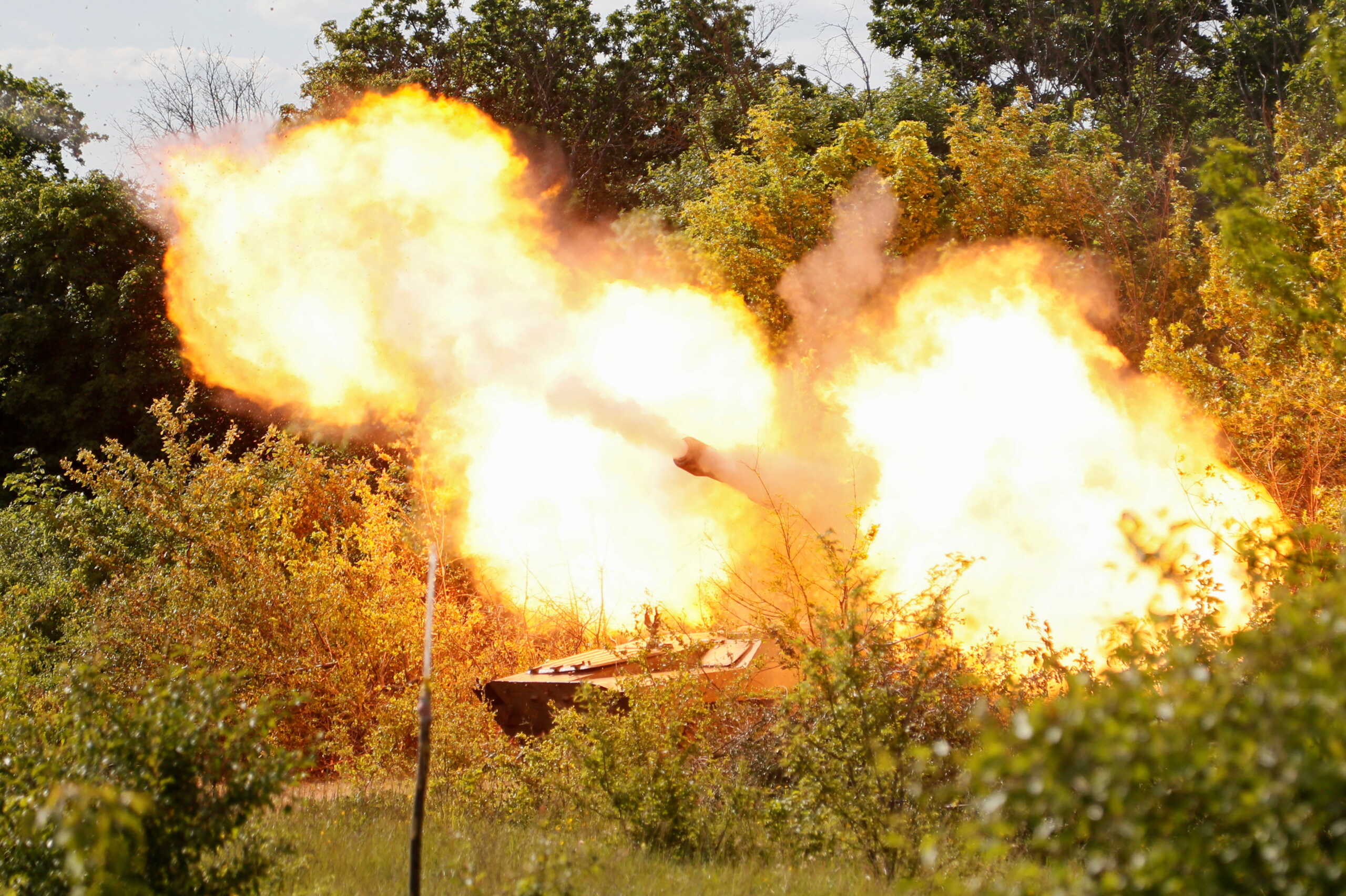 Πόλεμος στην Ουκρανία: Εκρήξεις στο Κίεβο – Καταγγελίες πως οι Ουκρανοί δεν αφήνουν αμάχους να φύγουν στο Σεβεροντονέτσκ