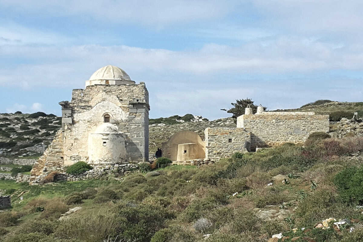 Σίκινος: Ξεχωριστές διακοπές στην ήσυχη «Μικρή Κυρία» των Κυκλάδων