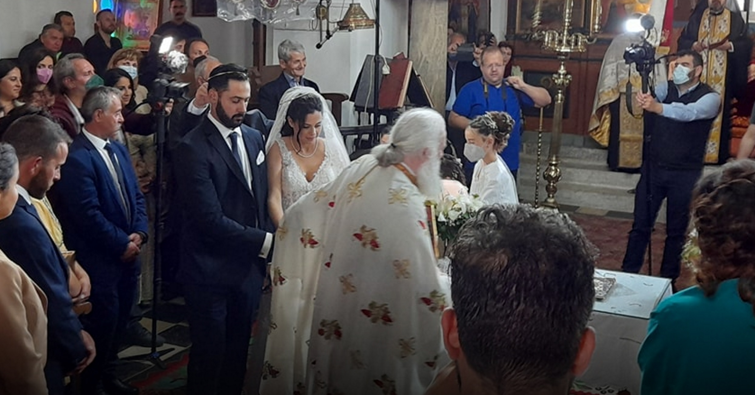 Αμοργός: Παραμυθένιος γάμος με γαμπρό τον Δημήτρη Σκοπελίτη – Η εκλεκτή της καρδιάς του