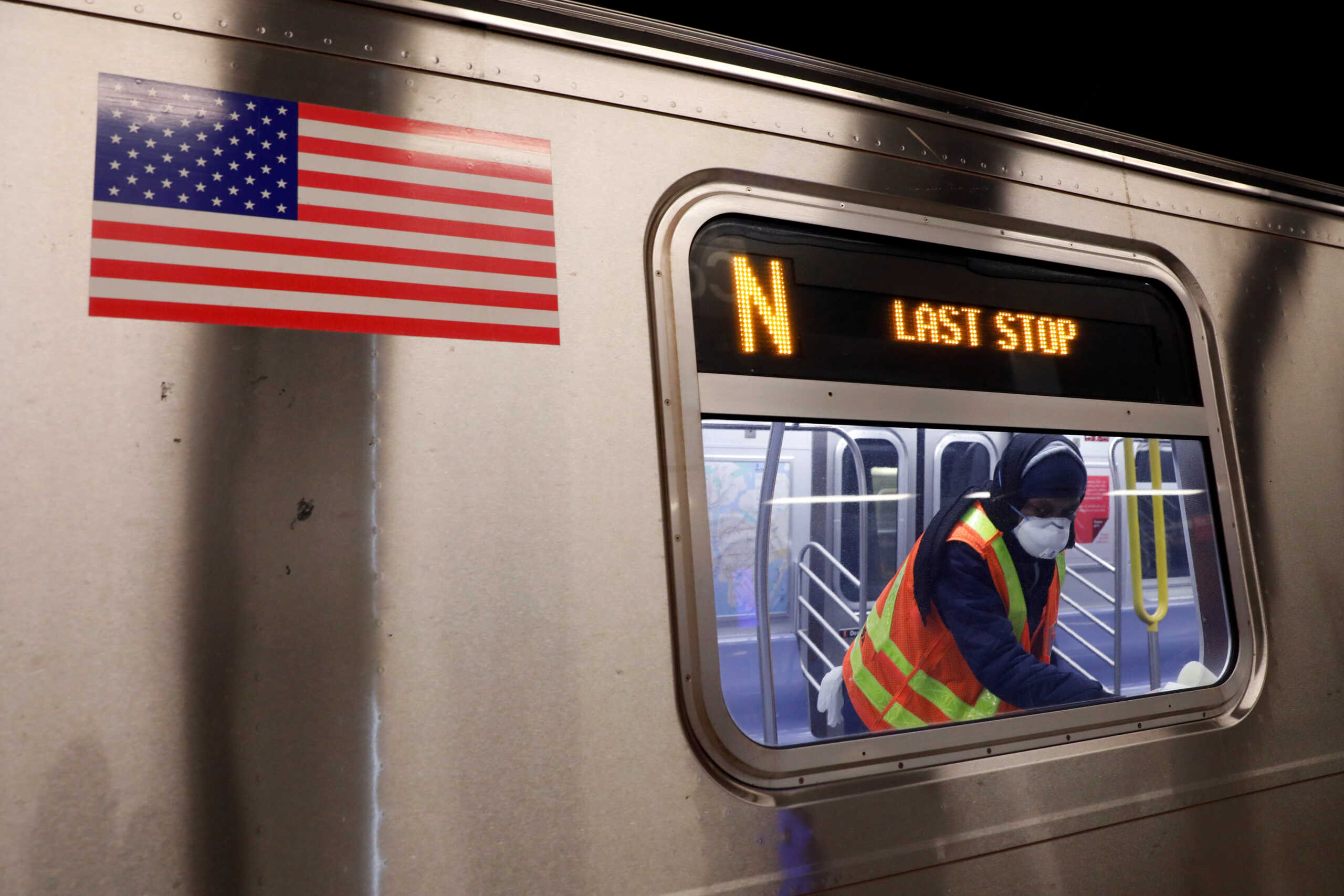 Νέα Υόρκη: Πυροβολισμοί στο μετρό στο Μανχάταν – Πληροφορίες για νεκρό