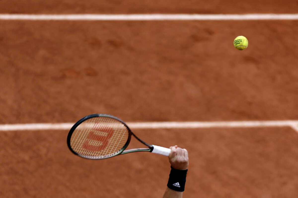 Roland Garros: Τενίστρια χτύπησε με τη ρακέτα της ένα αγοράκι στην κερκίδα
