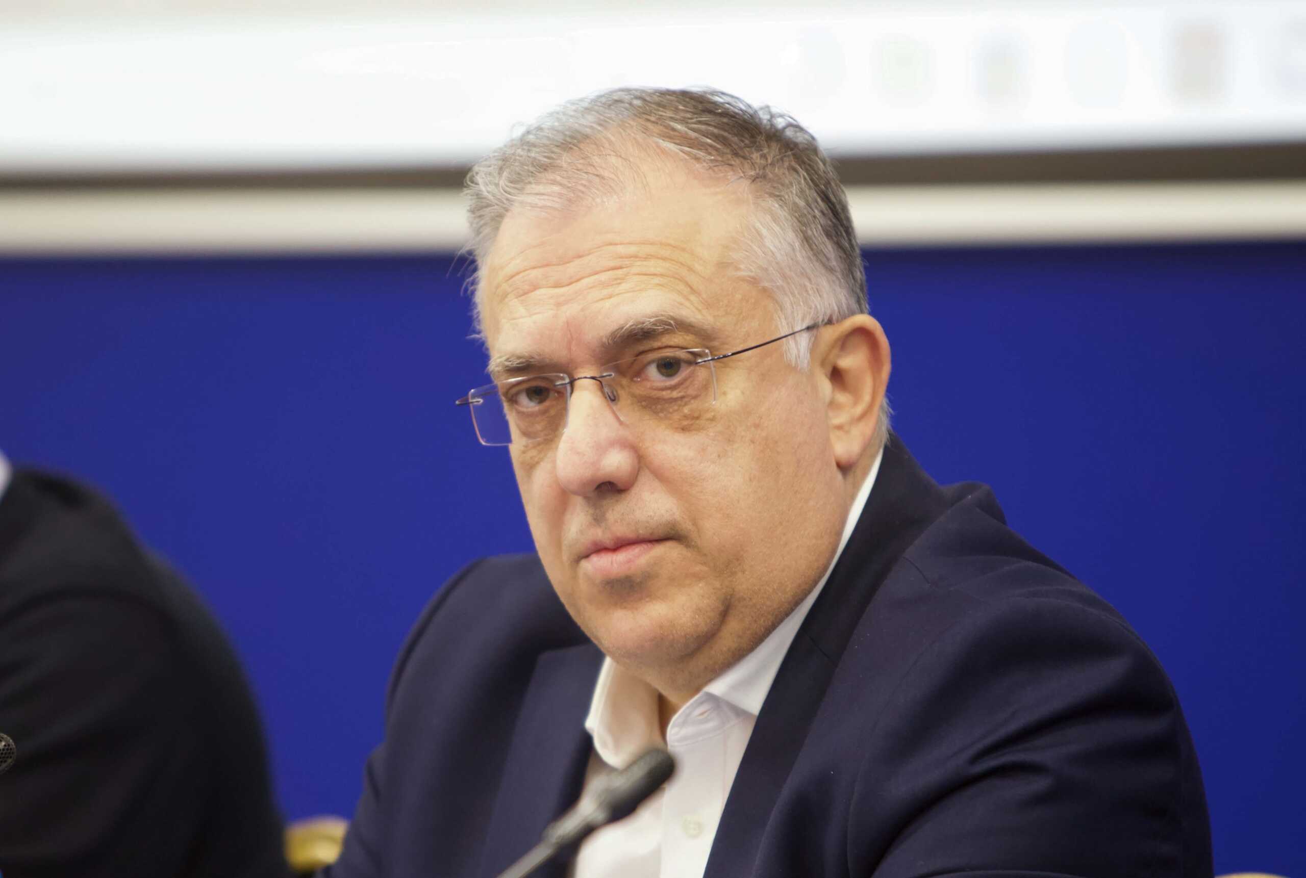 Θεοδωρικάκος: «Να καταδικάσουν ο ΣΥΡΙΖΑ και τα άλλα κόμματα τις απειλές των διαδικτυακών κουκουλοφόρων»