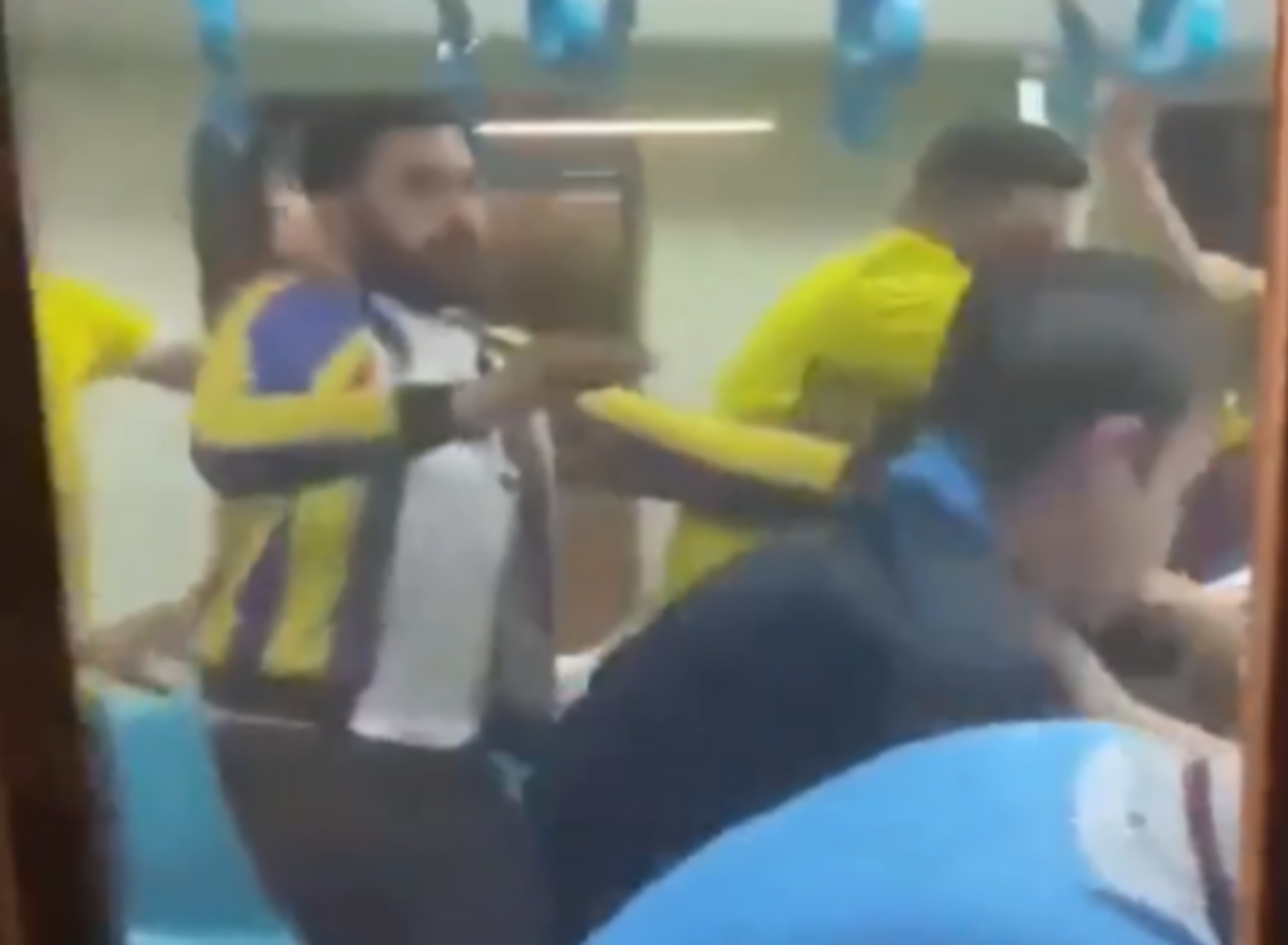 Τουρκία: Οπαδοί της Φενέρμπαχτσε ξυλοκόπησαν οπαδούς της Τράμπζονσπορ σε τρένο