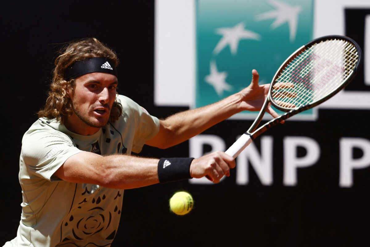 Tennis - ATP Masters 1000 - Italian Open - Foro Italico, Rome, Italy - May 13, 2022 Greece's Stefanos Tsitsipas in action during his quarter final match against Italy's Jannik Sinner REUTERS