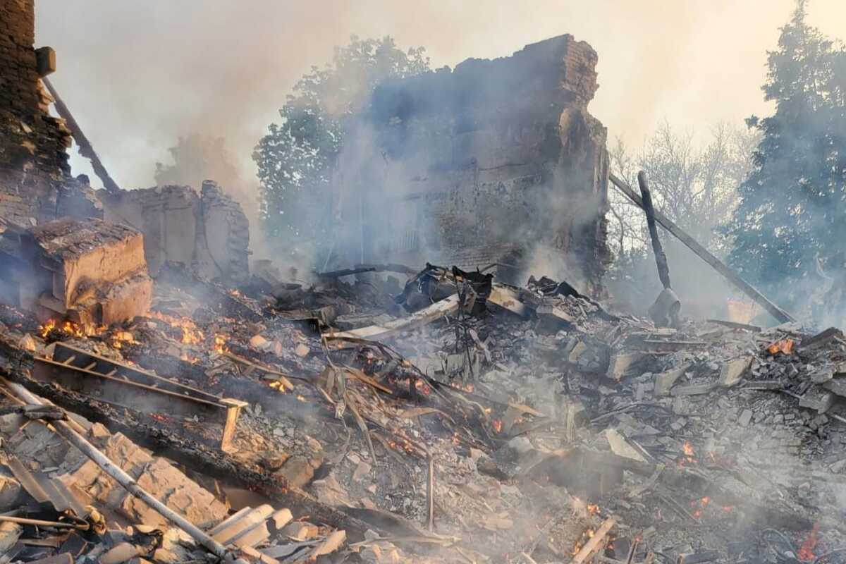 Ουκρανία: Οκτώ νεκροί από ρωσική επίθεση σε χωριό βόρεια του Κιέβου