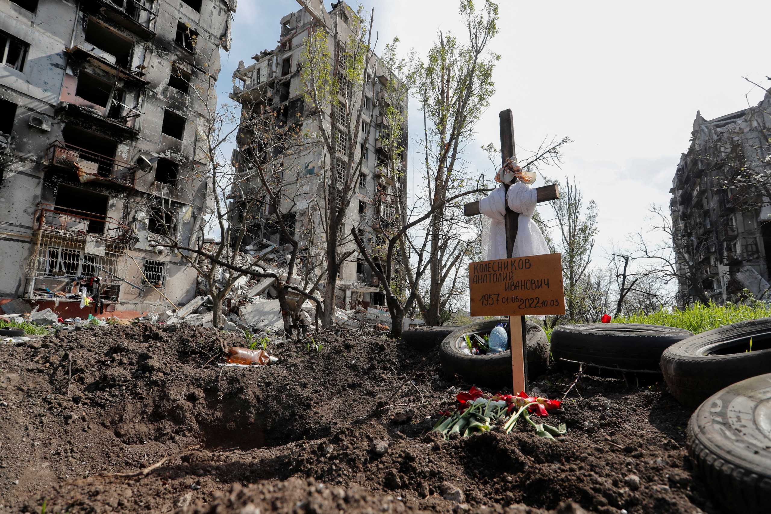 Ουκρανία: 44 πτώματα αμάχων βρέθηκαν σε συντρίμμια κτιρίου που είχε καταστραφεί τον Μάρτιο