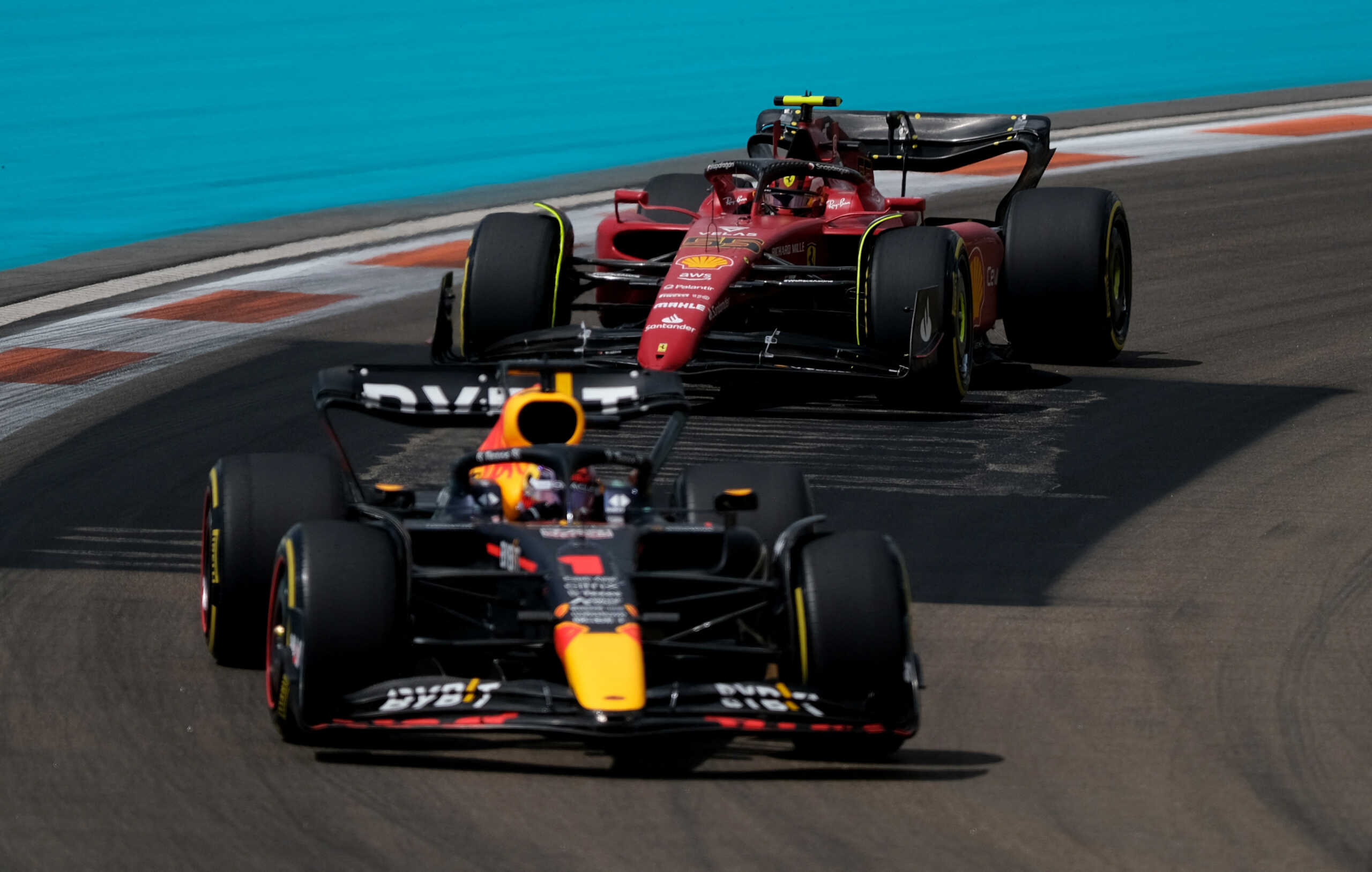 Formula One F1 - Miami Grand Prix - Miami International Autodrome, Miami, Florida, U.S. - May 8, 2022  Red Bull's Max Verstappen and Ferrari's Carlos Sainz Jr. in action during the race REUTERS