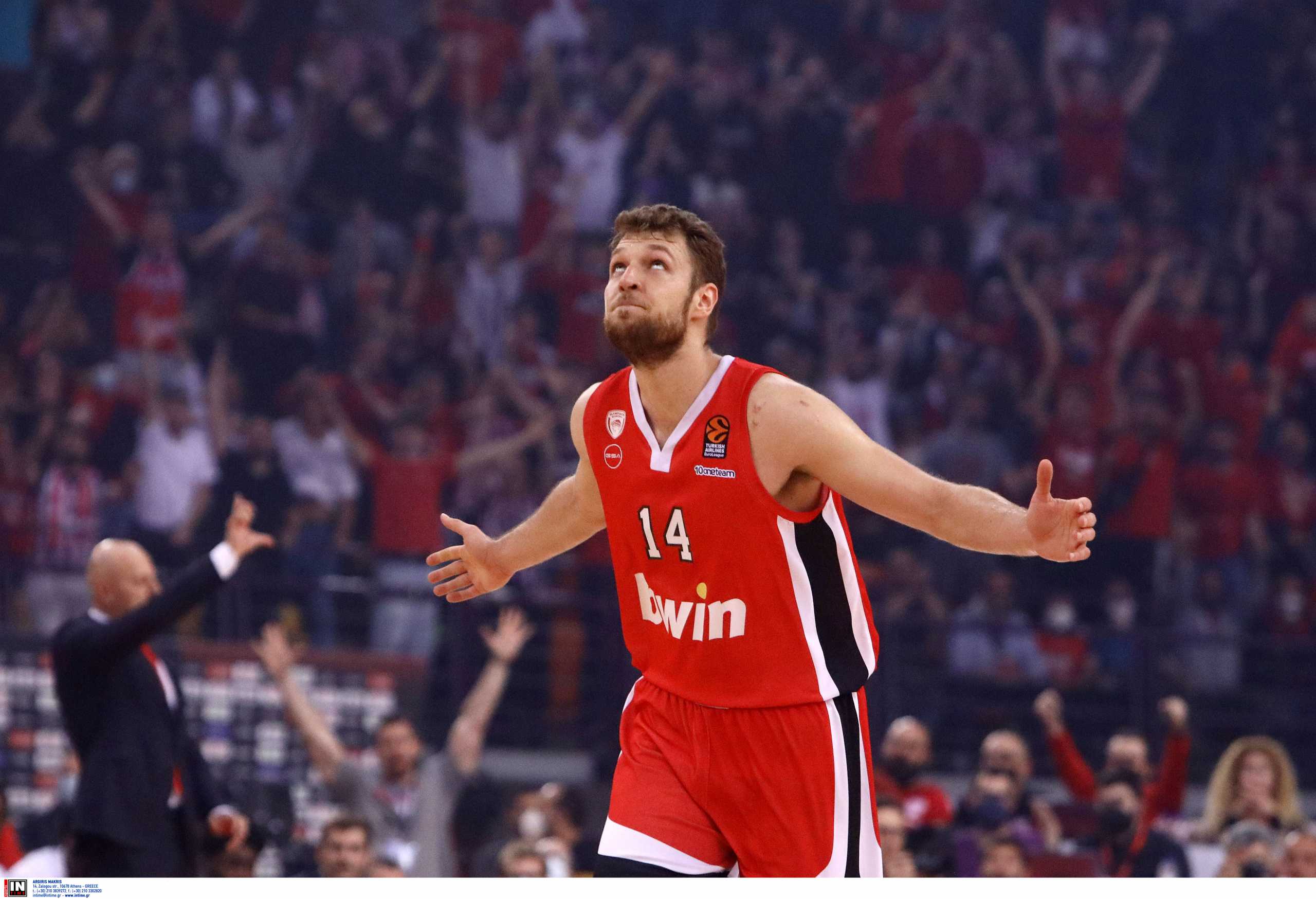 OLYMPIAKOS MONACO EUROLEAGUE  VEZENKOV