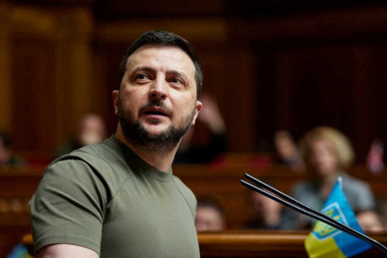 Ζελένσκι: Καθημερινά χάνουμε 50 με 100 στρατιώτες στο μέτωπο