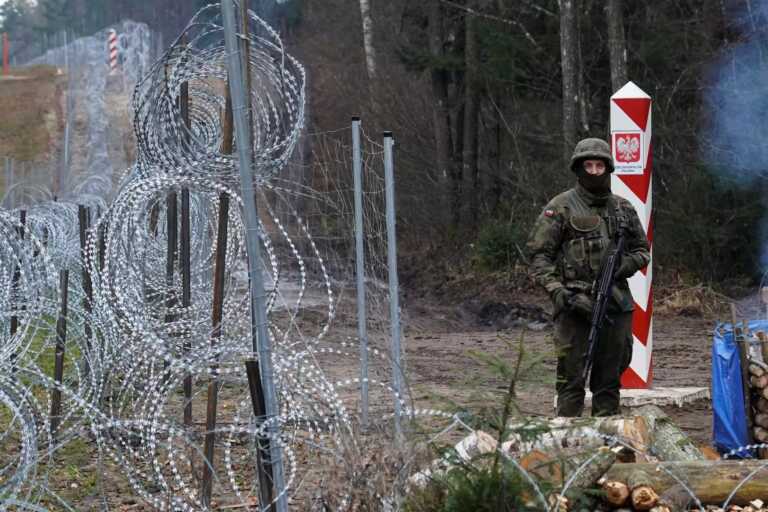 Πολωνία: Σχεδόν ολοκληρώθηκε ο φράχτης μήκους 140 χλμ στα σύνορα με τη Λευκορωσία
