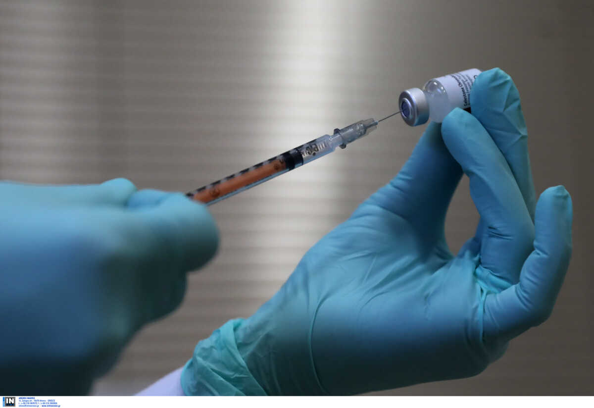 ECDC και EMA προτείνουν τέταρτη δόση εμβολίου mRNA για τους άνω των 60