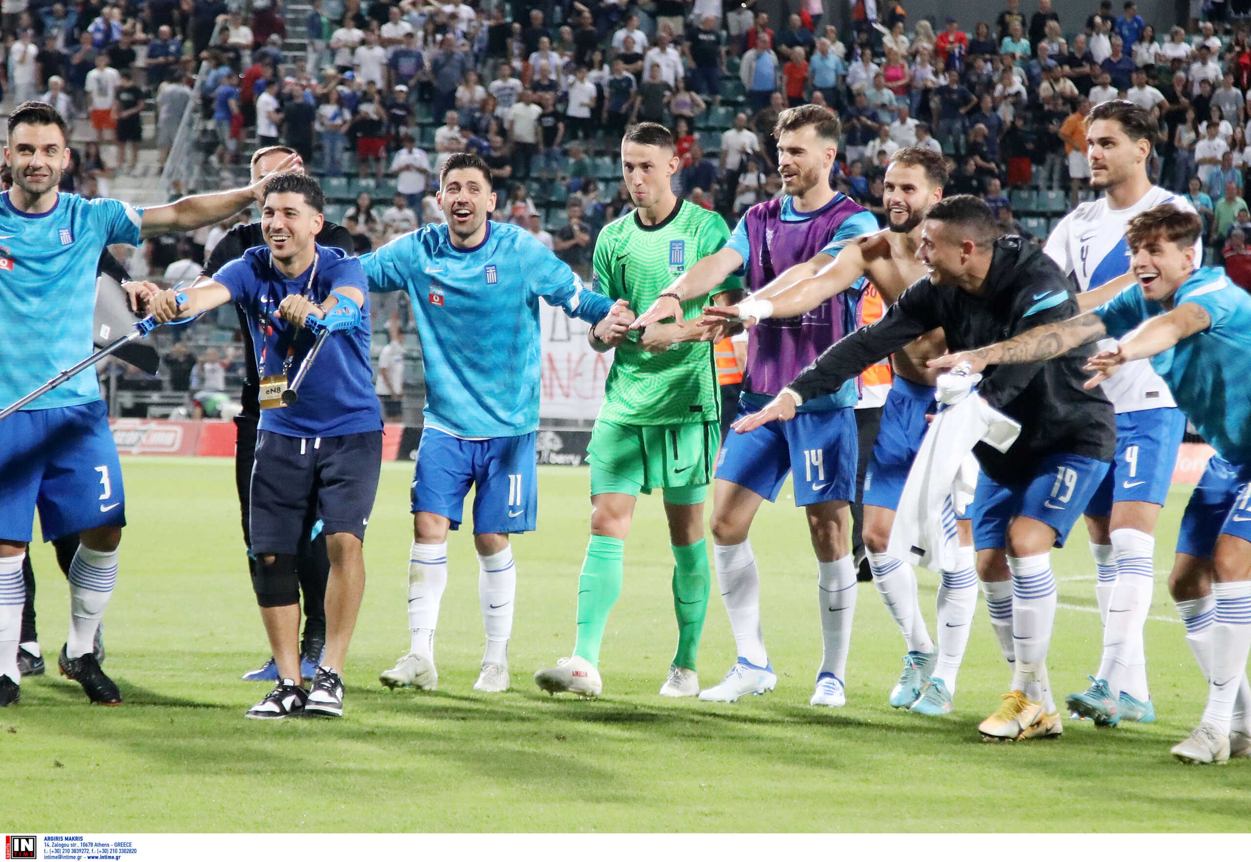 Ξέφρενο γλέντι στο τέλος του Ελλάδα – Κόσοβο για την άνοδο στη League B του Nations League