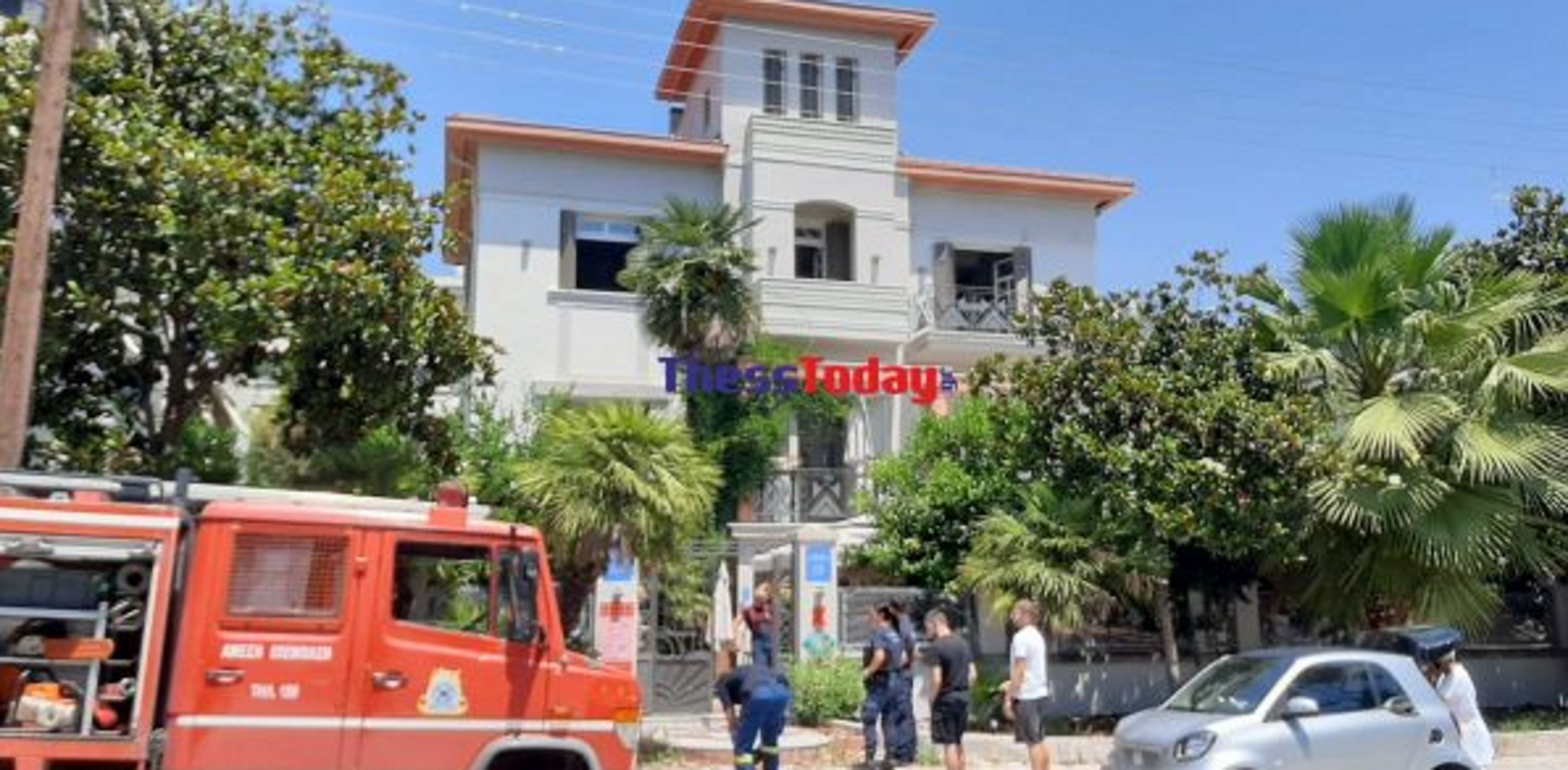 Φωτιά σε διατηρητέο κτίριο στην Καλαμαριά – Ξεκίνησε από κουζίνα και εξαπλώθηκε