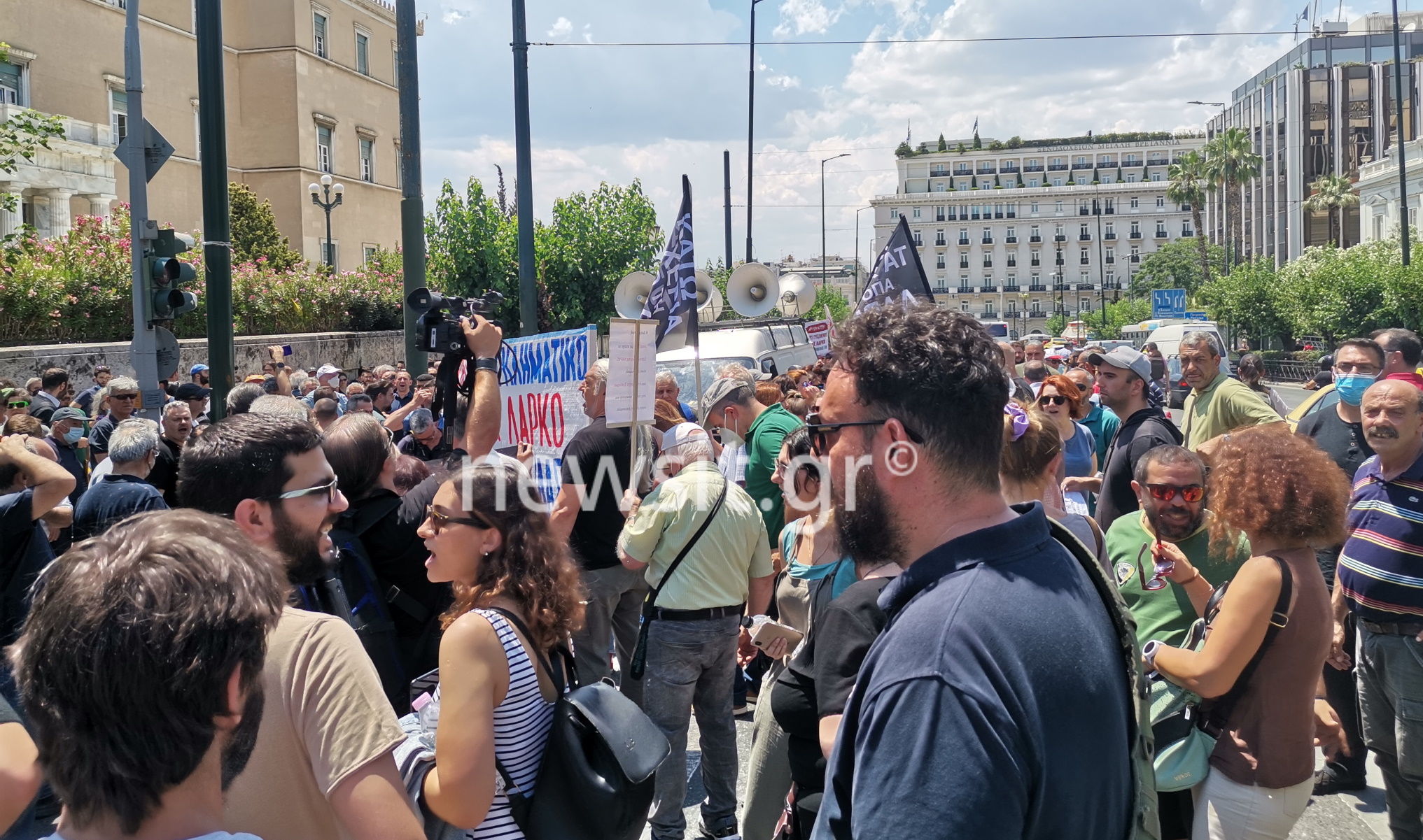 Κλειστή η άνοδος της Βασιλίσσης Σοφίας μέχρι Ακαδημίας – Συγκέντρωση εργαζομένων ΛΑΡΚΟ έξω από τη Βουλή