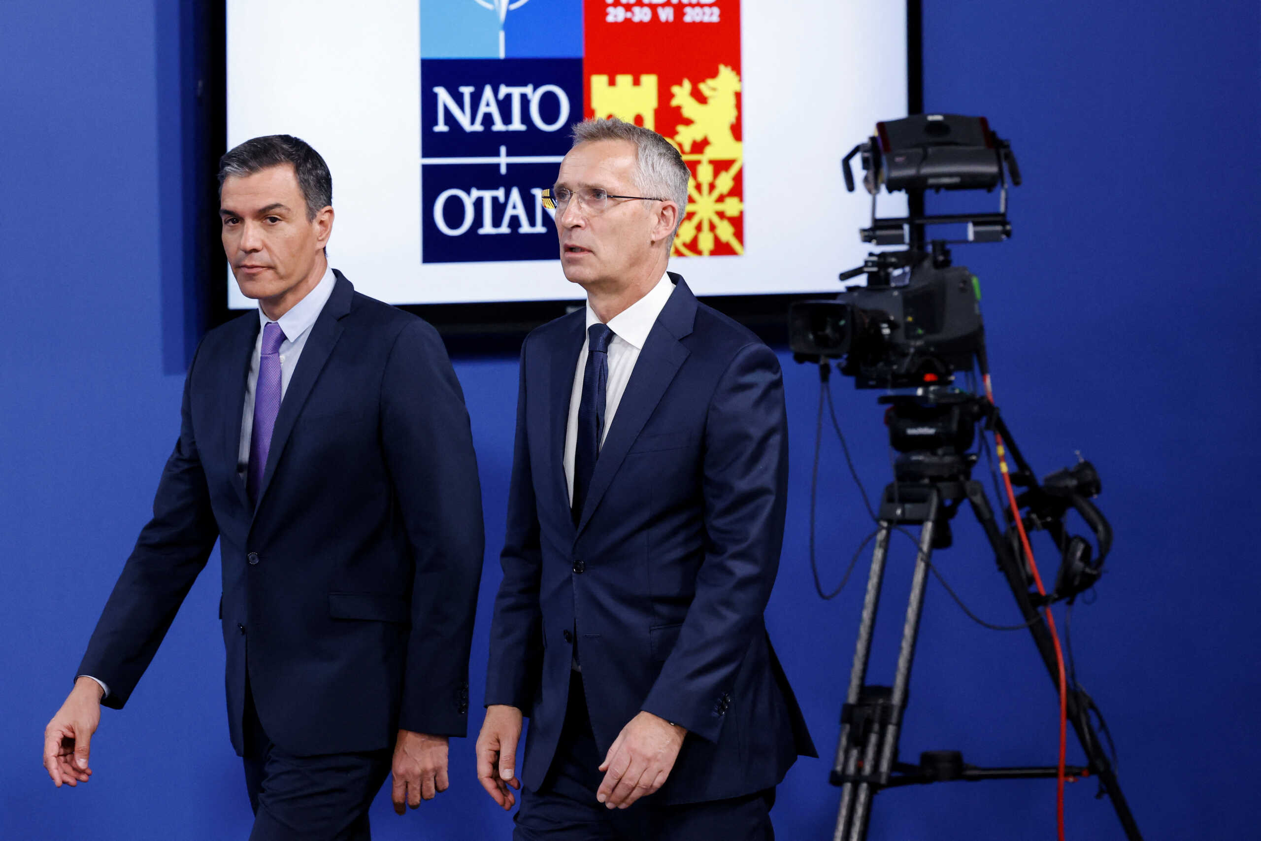 Σύνοδος Κορυφής του ΝΑΤΟ: Απασφάλισαν Στόλτενμπεργκ και Σάντσεθ – «Άμεση απειλή η Ρωσία, Πούτιν δεν θα νικήσεις»