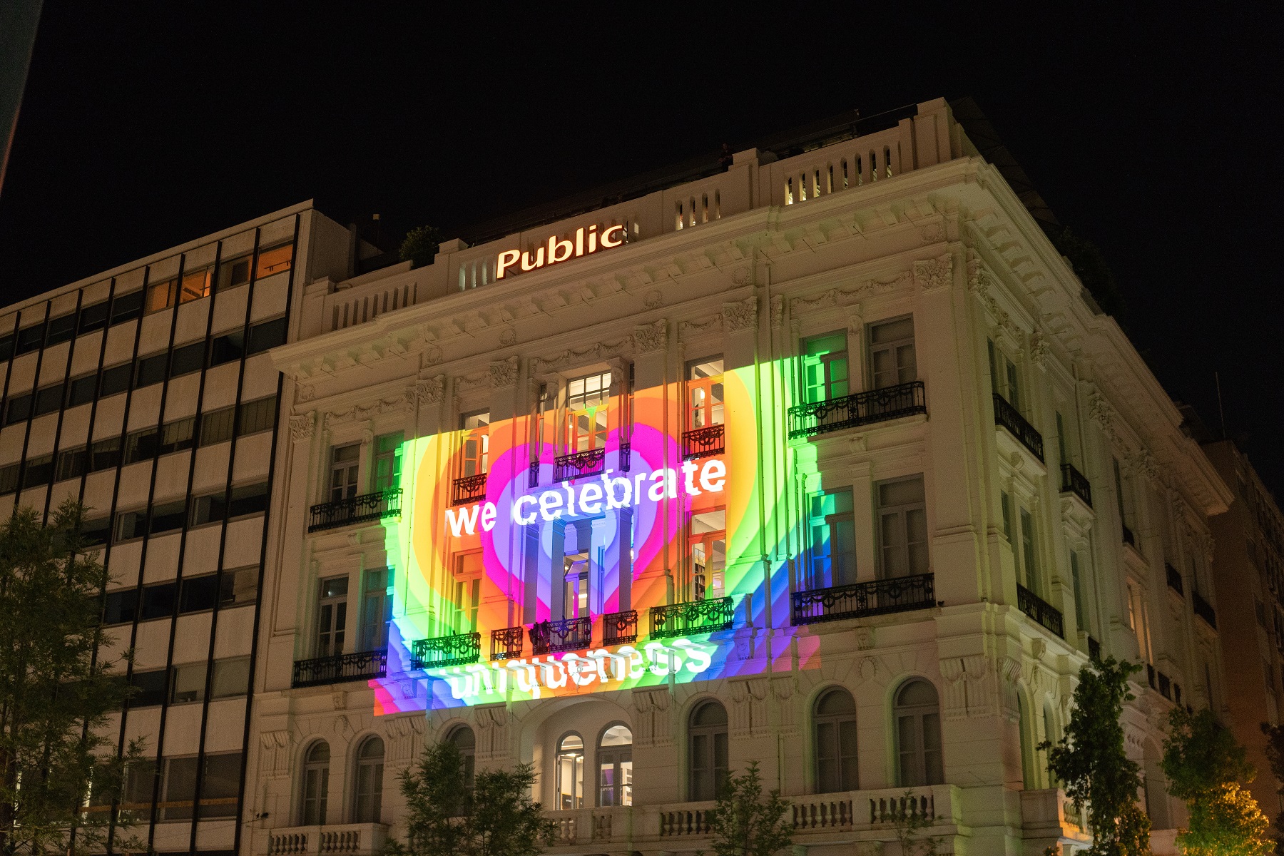 Στα Public γιορτάζουμε τη μοναδικότητα