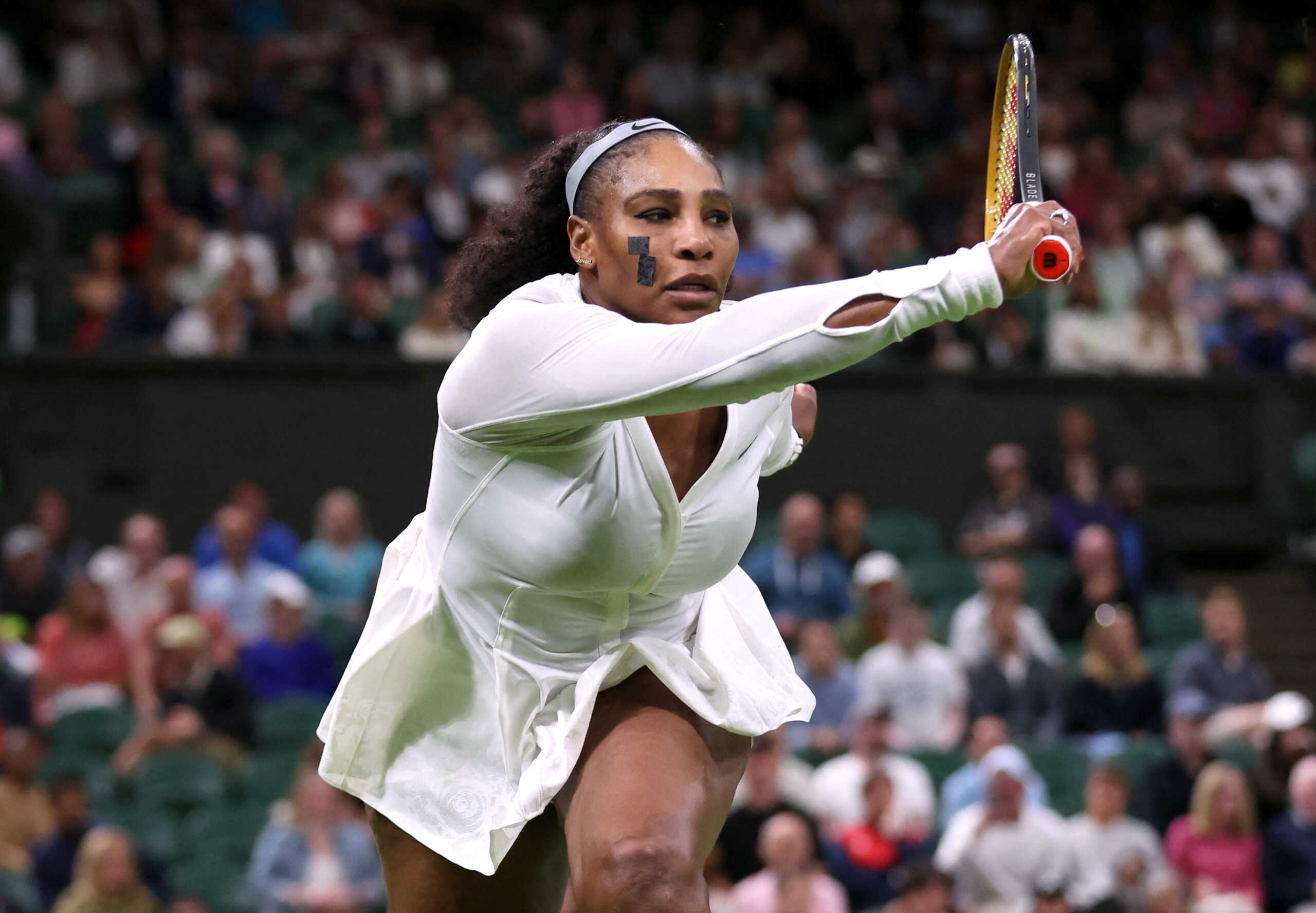 Σερένα Γουίλιαμς: Γι’ αυτό εμφανίστηκε στο Wimbledon με μαύρα αυτοκόλλητα στο πρόσωπο