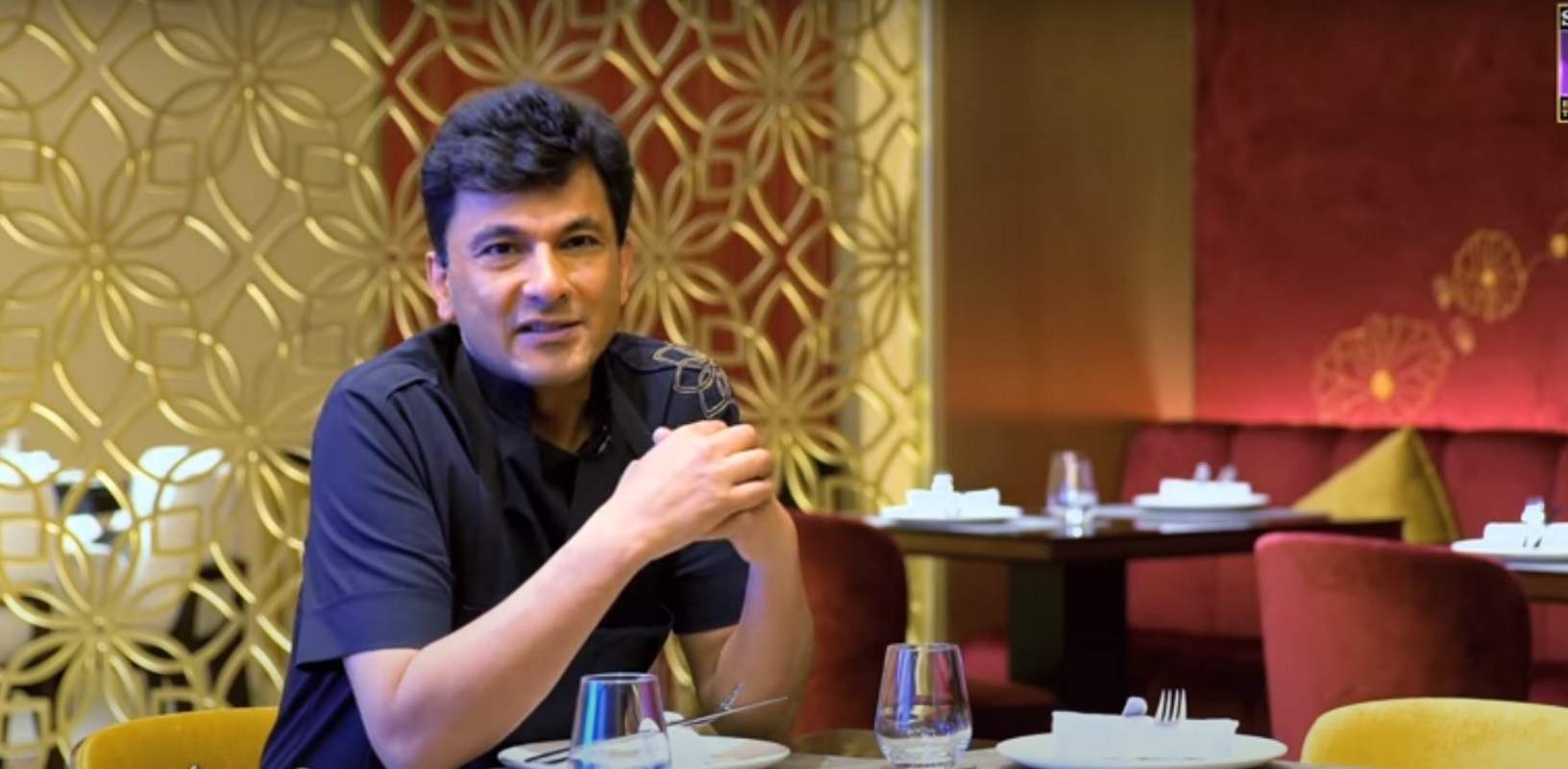 Vikas Khanna: «Κατανόηση της πίστης μέσω του φαγητού» – Ο νέος πολυτελής τόμος του σεφ από την Ινδία