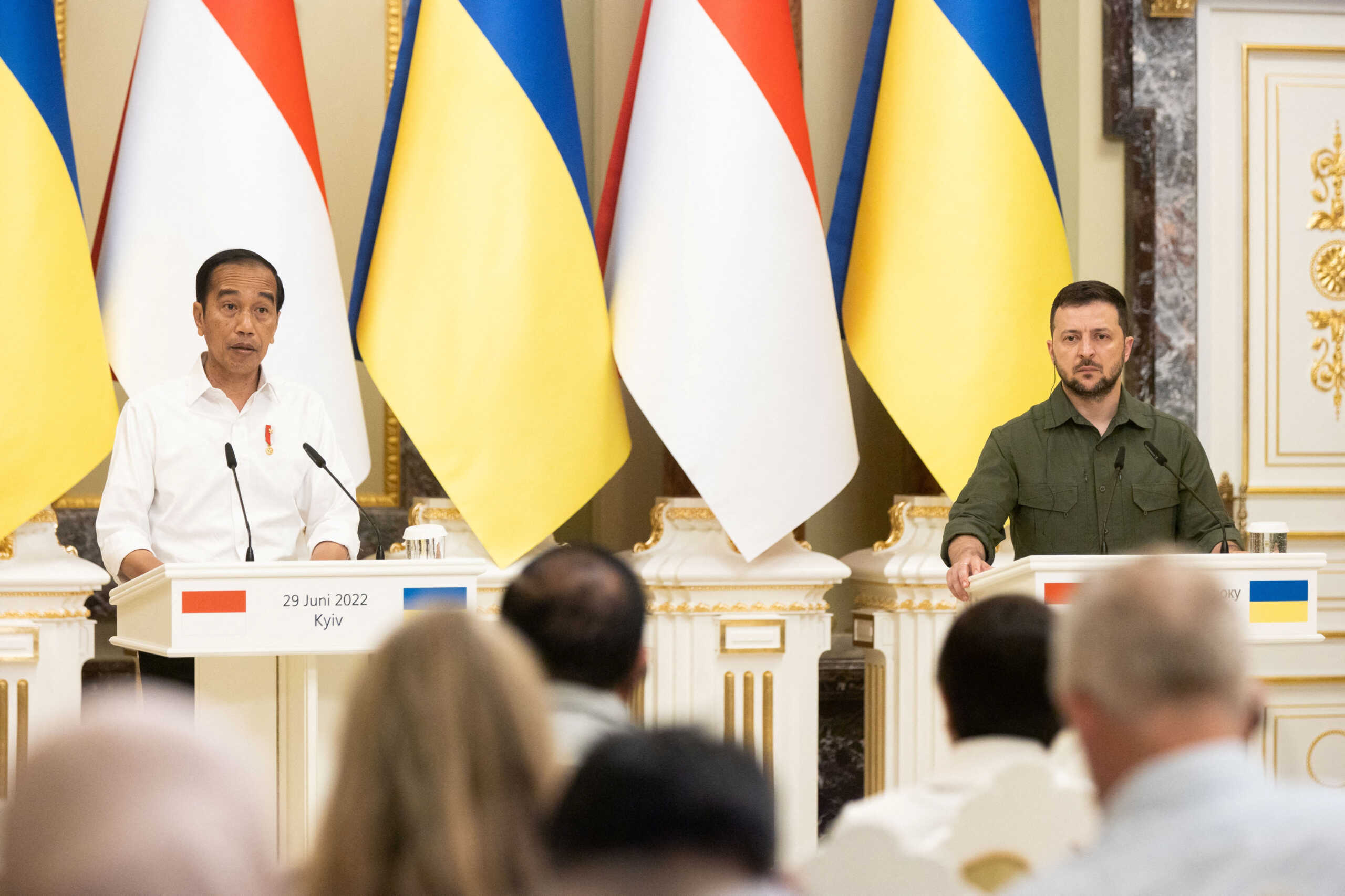 Indonesian President Joko Widodo and Ukraine's President Volodymyr Zelenskiy attend a joint news briefing, as Russia's attack on Ukraine continues, in Kyiv, Ukraine June 29, 2022.  Ukrainian Presidential Press Service