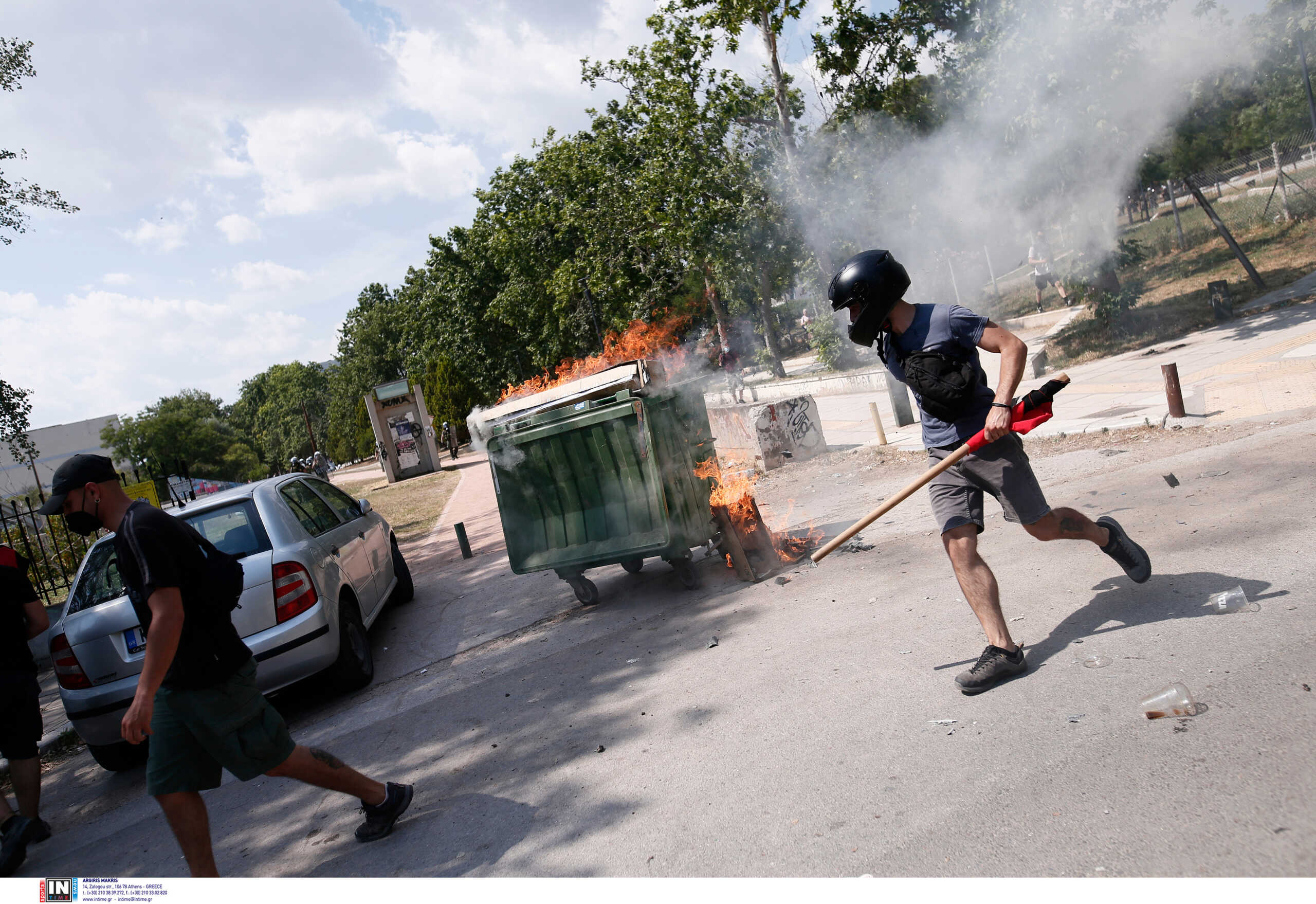 Επεισόδια στο ΑΠΘ: Σε συλλήψεις μετατράπηκαν οι προσαγωγές έξω από τη Σχολή Θετικών Επιστημών